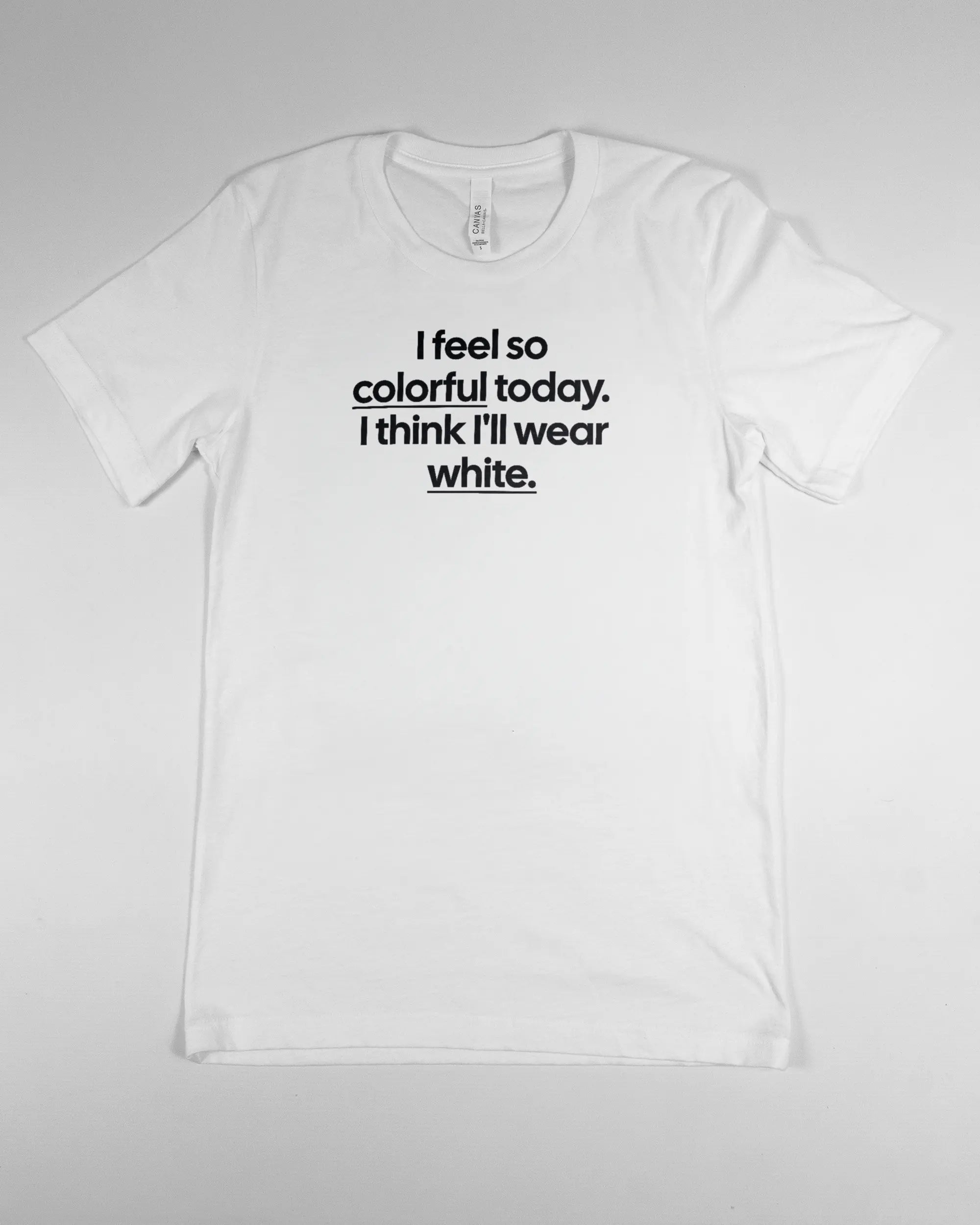 Vorderseite des Basic Unisex T-Shirt Light von Maondo mit dem Design Colorful Day in der Farbe White und in der Größe S flach auf den Boden gelegt