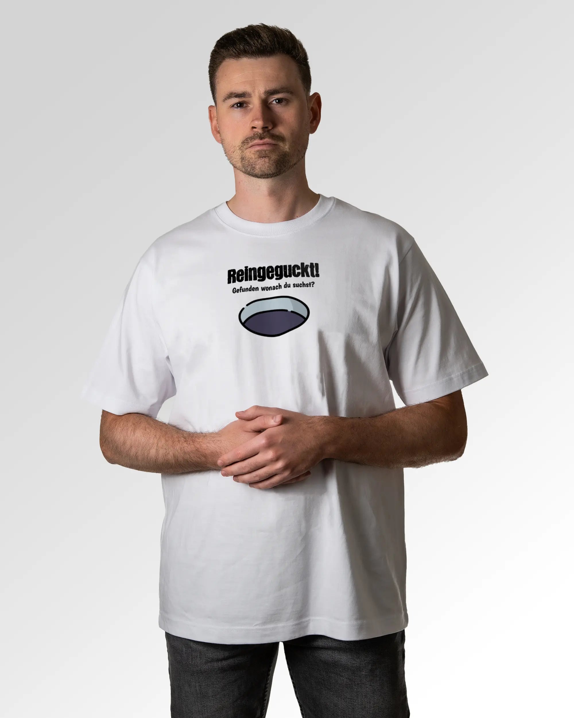 Primärer Modelshot der Druckseite des Organic Unisex T-Shirts von Maondo im Oversized Fit mit dem Design Reinglotzen in der Farbe White