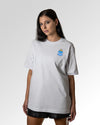 Sekundärer Modelshot der Druckseite des Organic Unisex T-Shirts von Maondo im Oversized Fit mit dem Design Taschenbot in der Farbe White