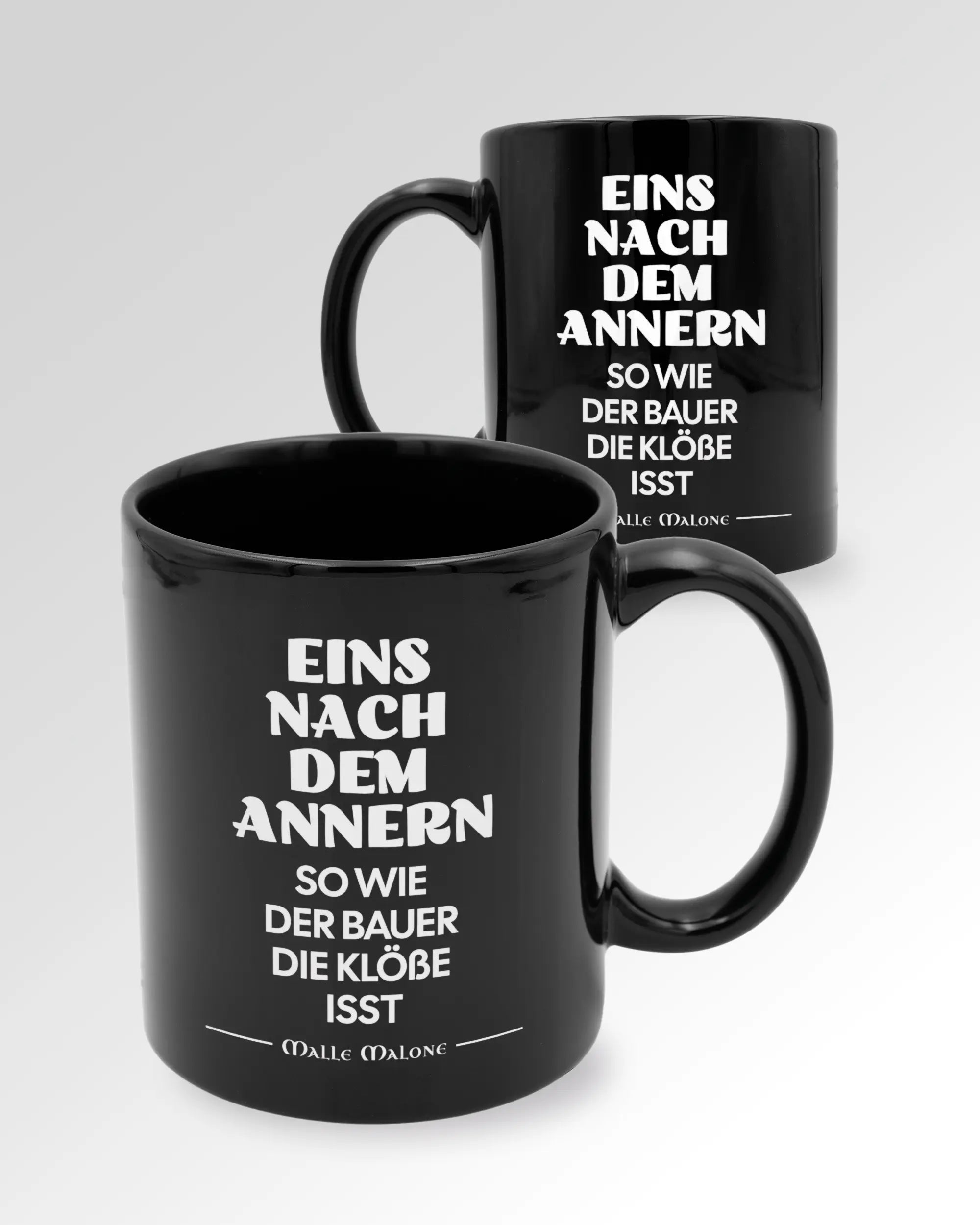 Seitenansicht der beidseitig bedruckten Keramiktasse von Maondo mit dem Design Eins nach dem Annern in der Farbe Black