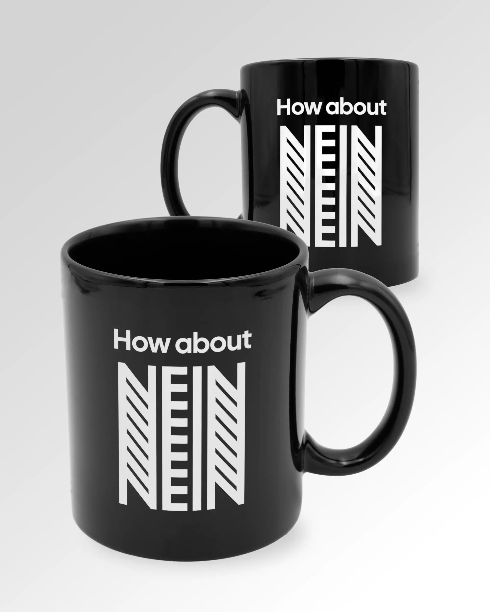 Seitenansicht der beidseitig bedruckten Keramiktasse von Maondo mit dem Design How about nein in der Farbe Black