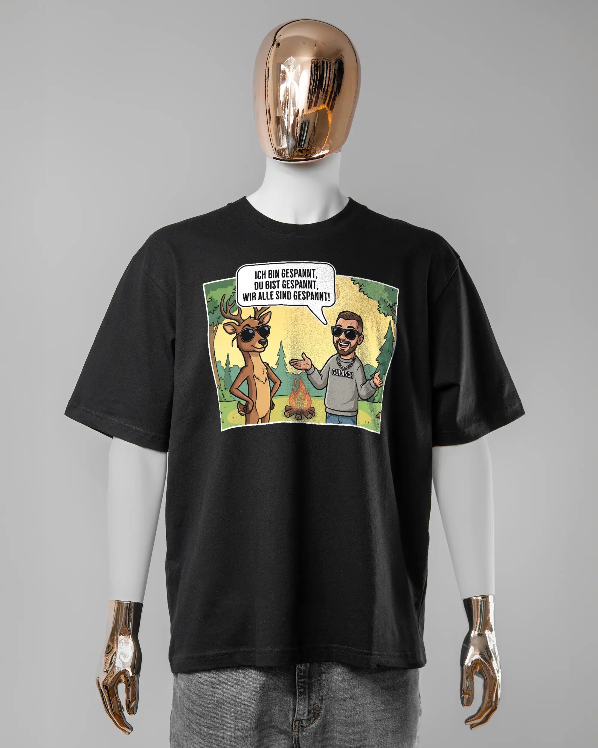 Vorderseite des Basic Unisex T-Shirt Oversized von Maondo mit dem Design Vollspannung in der Farbe Black und in der Größe L getragen von einer maskulinen Puppe