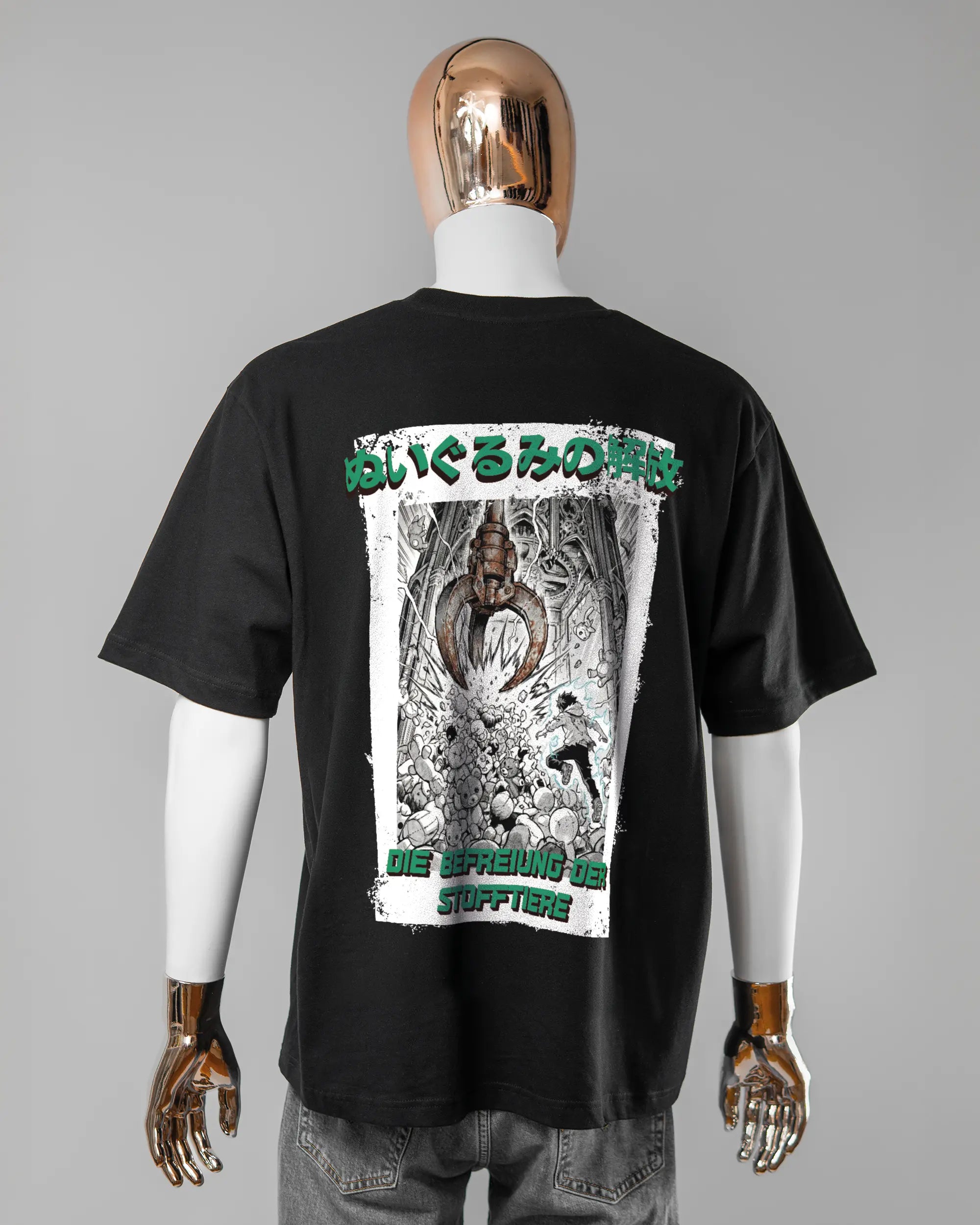 Rückseite des Basic Unisex T-Shirt Oversized von Maondo mit dem Design Save 1 Stofftier in der Farbe Black und in der Größe L getragen von einer maskulinen Puppe