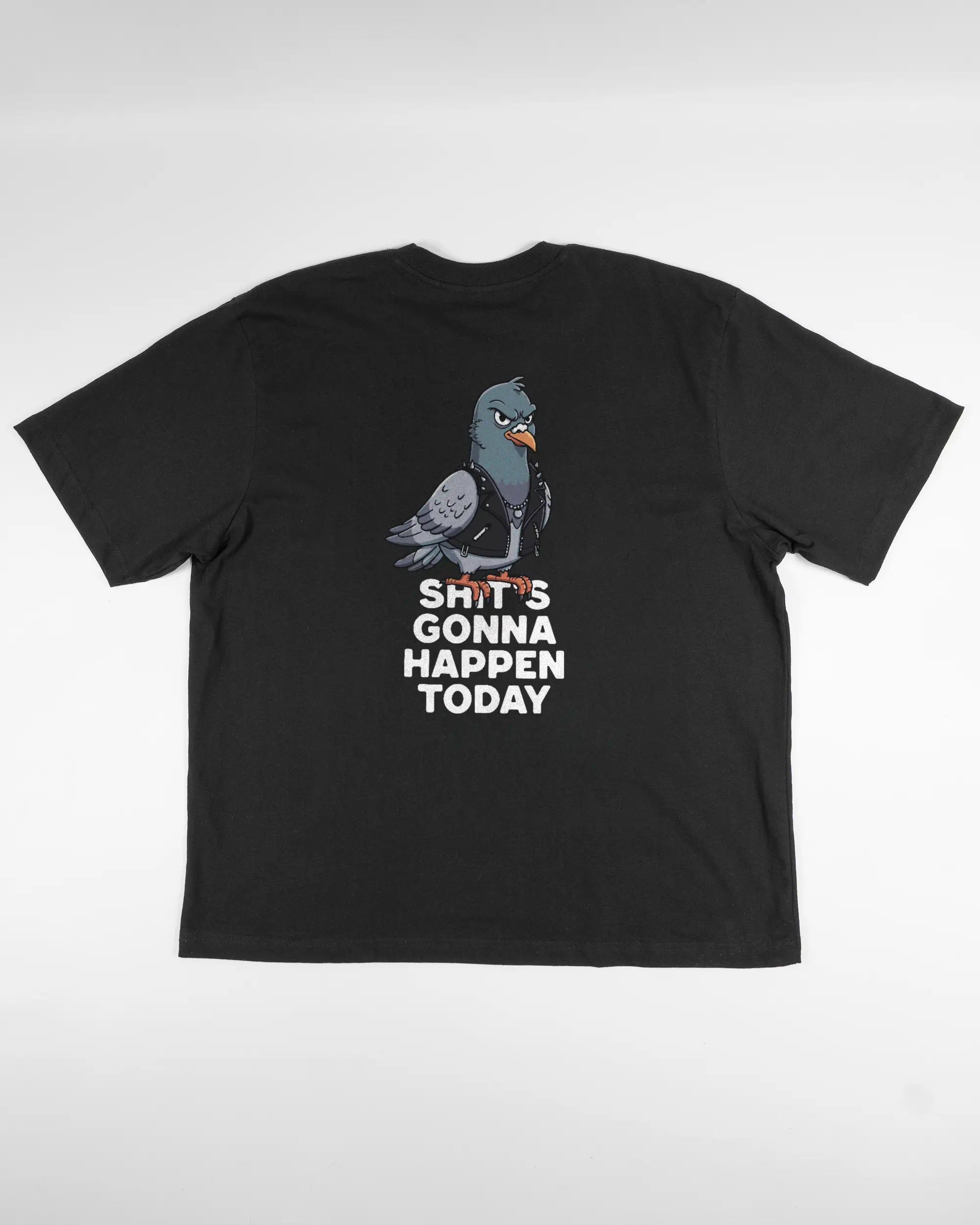 Rückseite des Basic Unisex T-Shirt Oversized von Maondo mit dem Design Pigeon Pun in der Farbe Black und in der Größe L flach auf den Boden gelegt