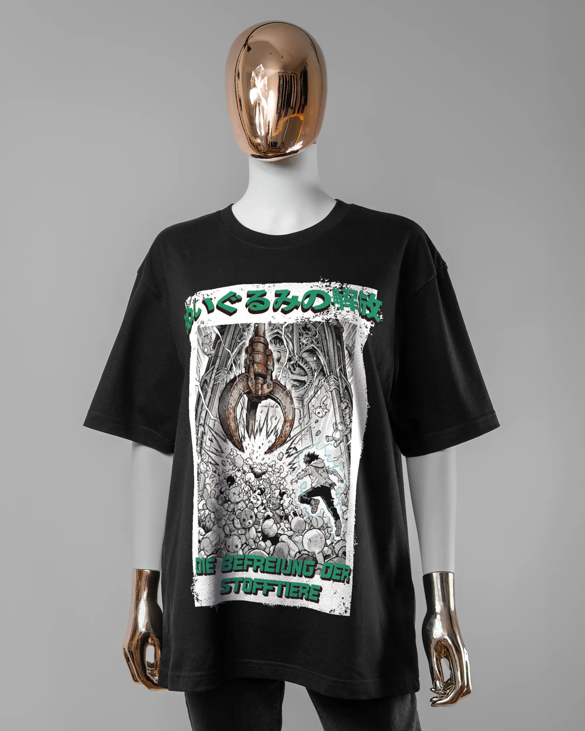 Vorderseite des Basic Unisex T-Shirt Oversized von Maondo mit dem Design Save 1 Stofftier in der Farbe Black und in der Größe S getragen von einer femininen Puppe