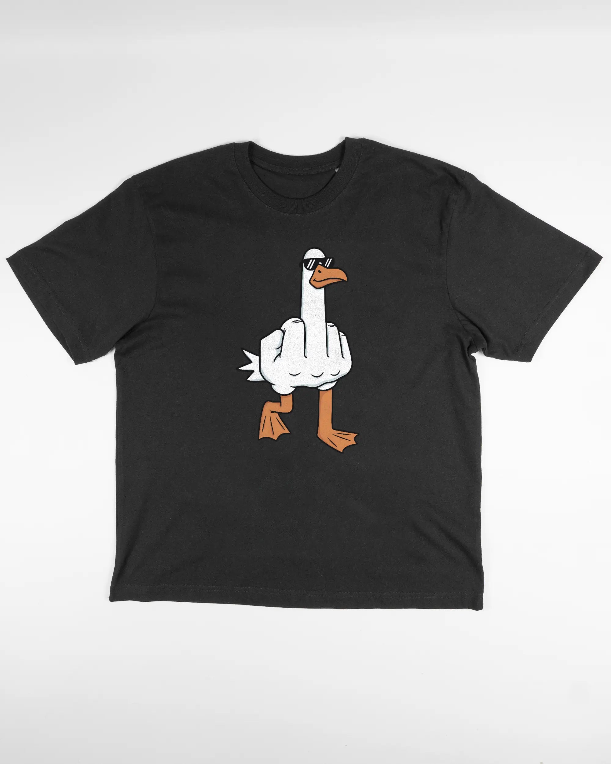 Vorderseite des Basic Unisex T-Shirt Oversized von Maondo mit dem Design I give a duck in der Farbe Black und in der Größe S flach auf den Boden gelegt