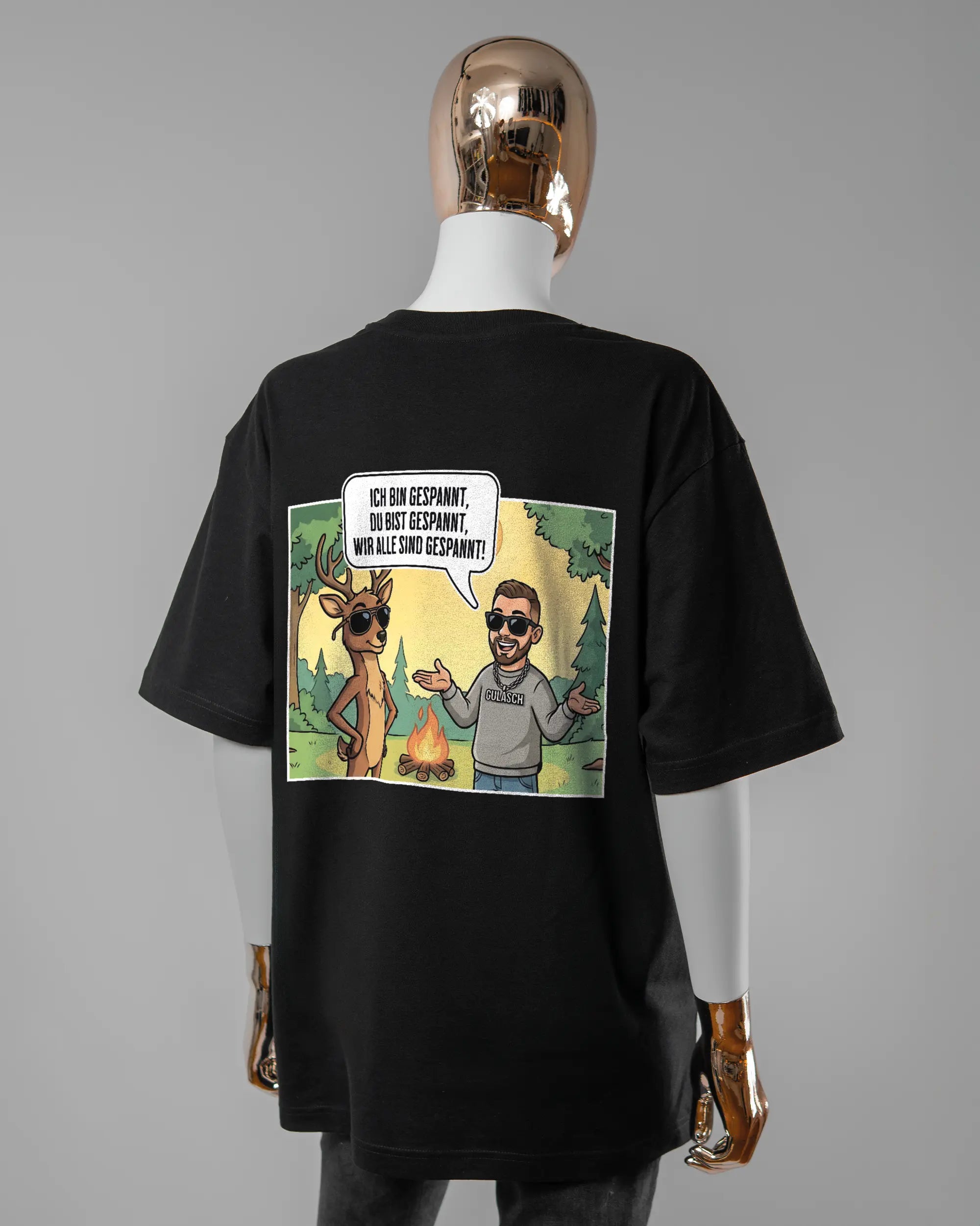 Rückseite des Basic Unisex T-Shirt Oversized von Maondo mit dem Design Vollspannung in der Farbe Black und in der Größe S getragen von einer femininen Puppe