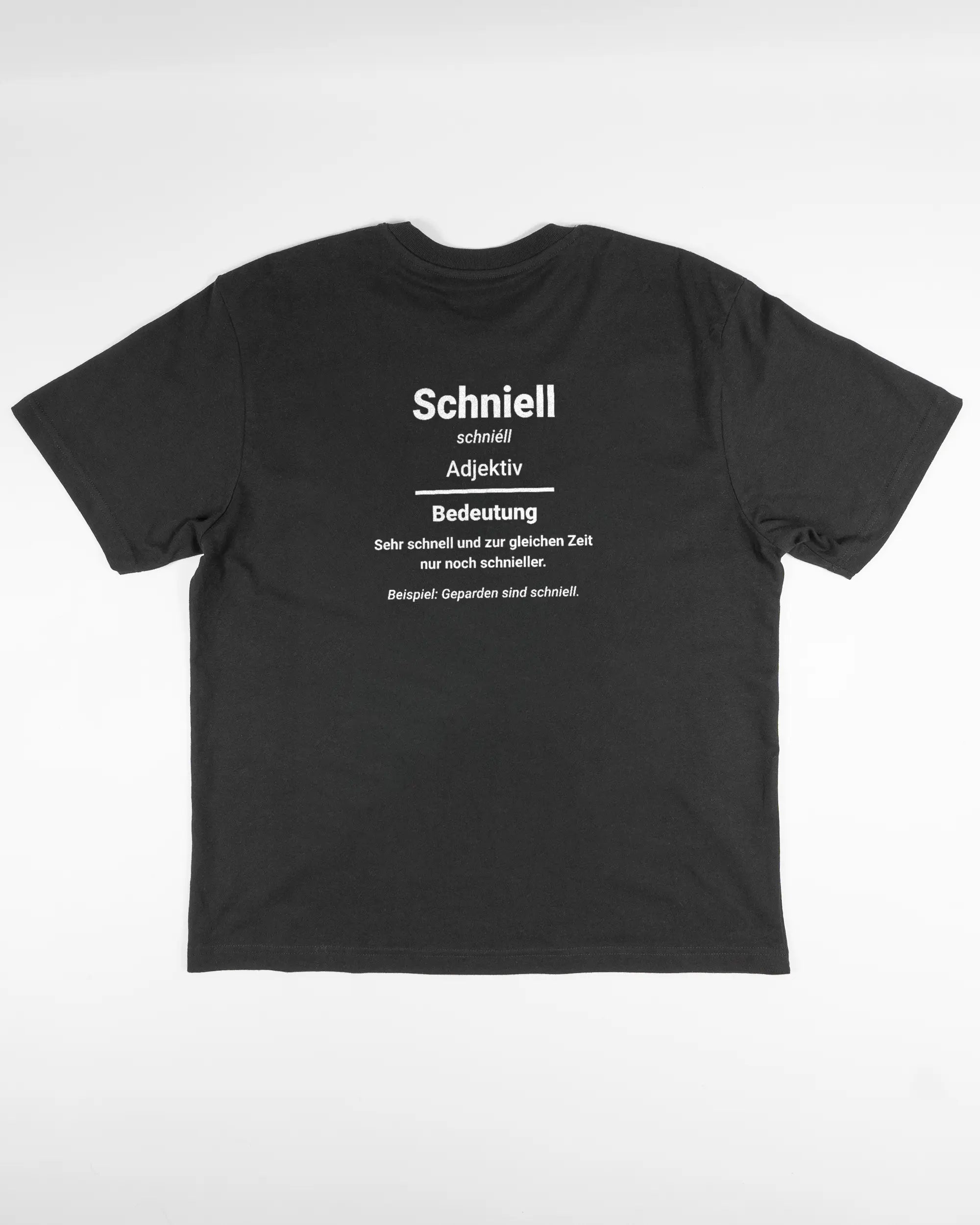 Rückseite des Basic Unisex T-Shirt Oversized von Maondo mit dem Design Schniell in der Farbe Black und in der Größe S flach auf den Boden gelegt