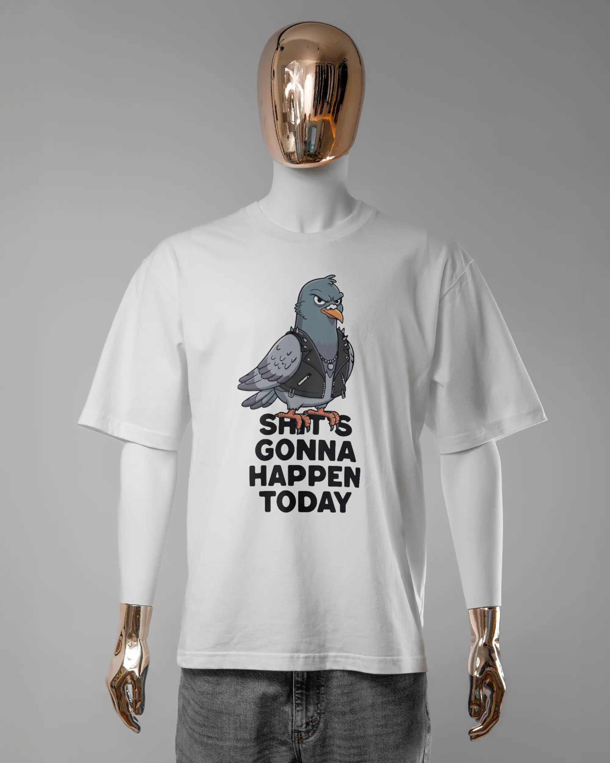 Vorderseite des Basic Unisex T-Shirt Oversized von Maondo mit dem Design Pigeon Pun in der Farbe White und in der Größe L getragen von einer maskulinen Puppe
