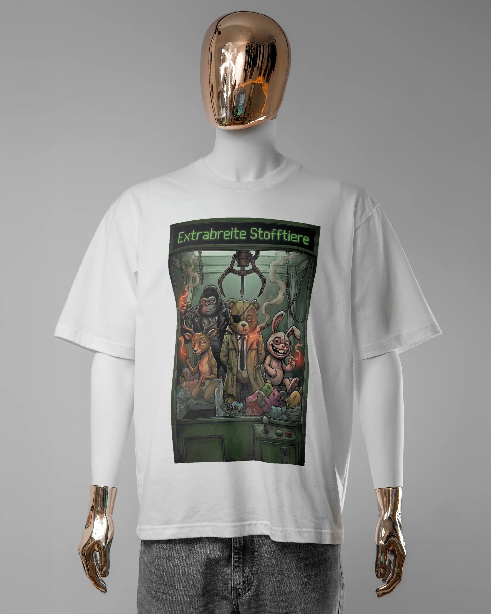 Vorderseite des Basic Unisex T-Shirt Oversized von Maondo mit dem Design Extrabreit in der Farbe White und in der Größe L getragen von einer maskulinen Puppe