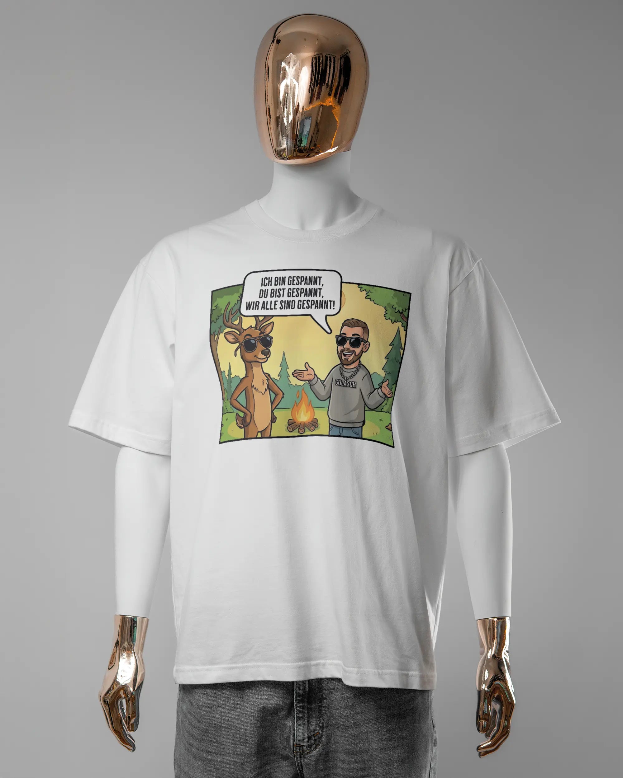 Vorderseite des Basic Unisex T-Shirt Oversized von Maondo mit dem Design Vollspannung in der Farbe White und in der Größe L getragen von einer maskulinen Puppe