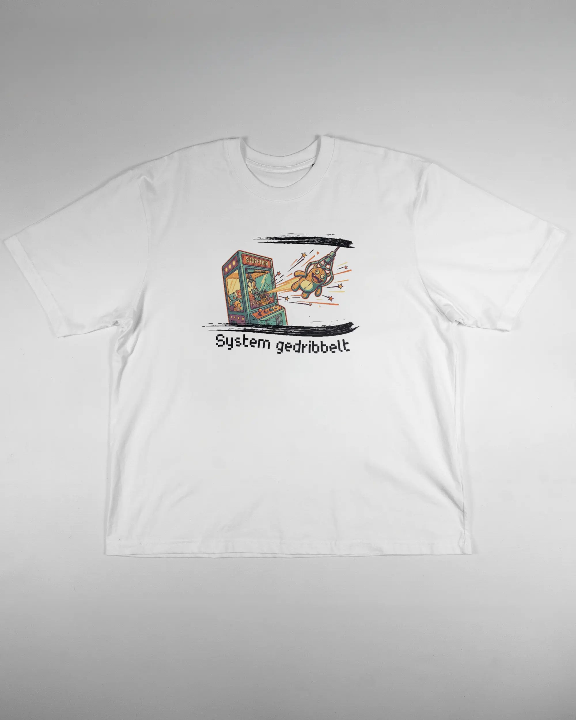 Vorderseite des Basic Unisex T-Shirt Oversized von Maondo mit dem Design System gedribbelt in der Farbe White und in der Größe L flach auf den Boden gelegt