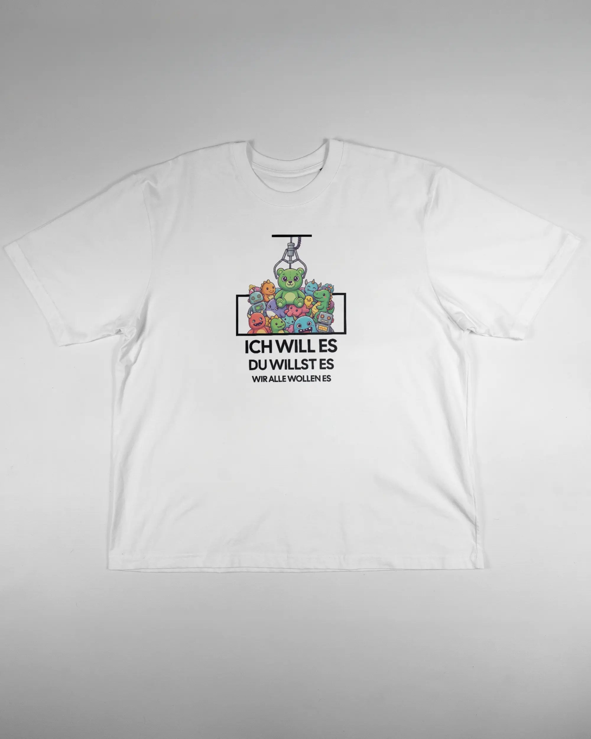 Vorderseite des Basic Unisex T-Shirt Oversized von Maondo mit dem Design Will Stofftier in der Farbe White und in der Größe L flach auf den Boden gelegt