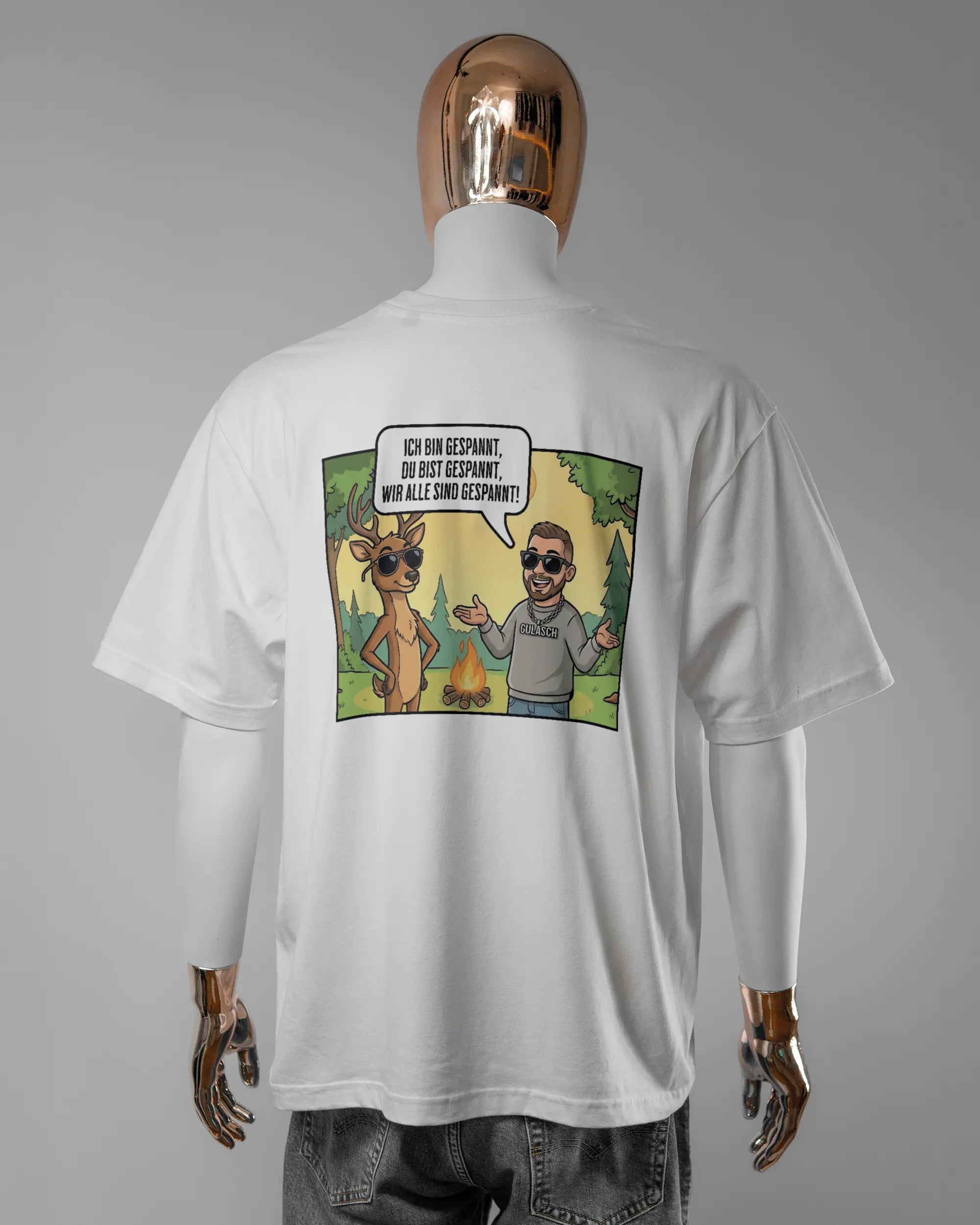 Rückseite des Basic Unisex T-Shirt Oversized von Maondo mit dem Design Vollspannung in der Farbe White und in der Größe L getragen von einer maskulinen Puppe