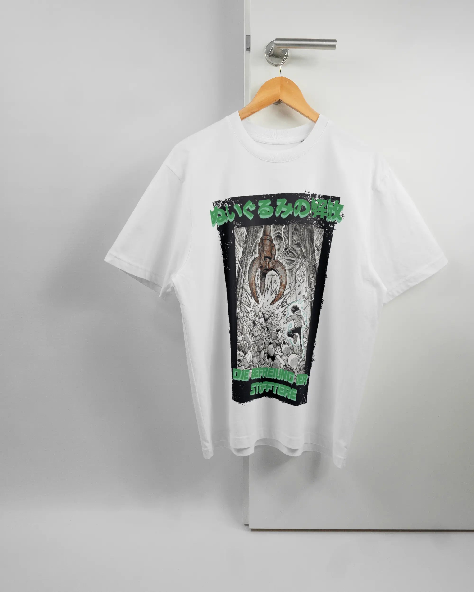 Vorderseite des Basic Unisex T-Shirt Oversized von Maondo mit dem Design Save 1 Stofftier in der Farbe White und in der Größe S auf einem Bügel an der Türklinke aufgehängt