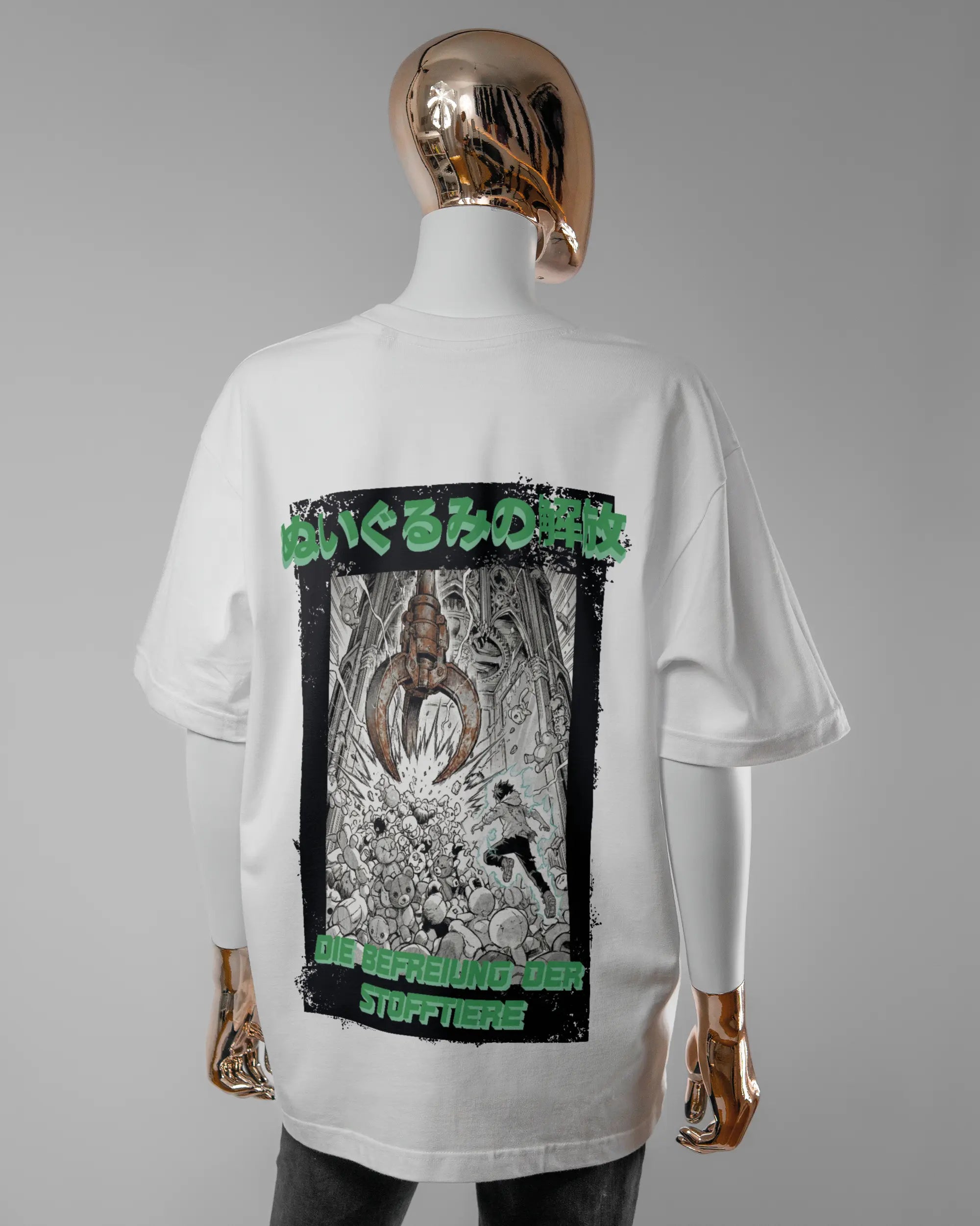 Rückseite des Basic Unisex T-Shirt Oversized von Maondo mit dem Design Save 1 Stofftier in der Farbe White und in der Größe S getragen von einer femininen Puppe