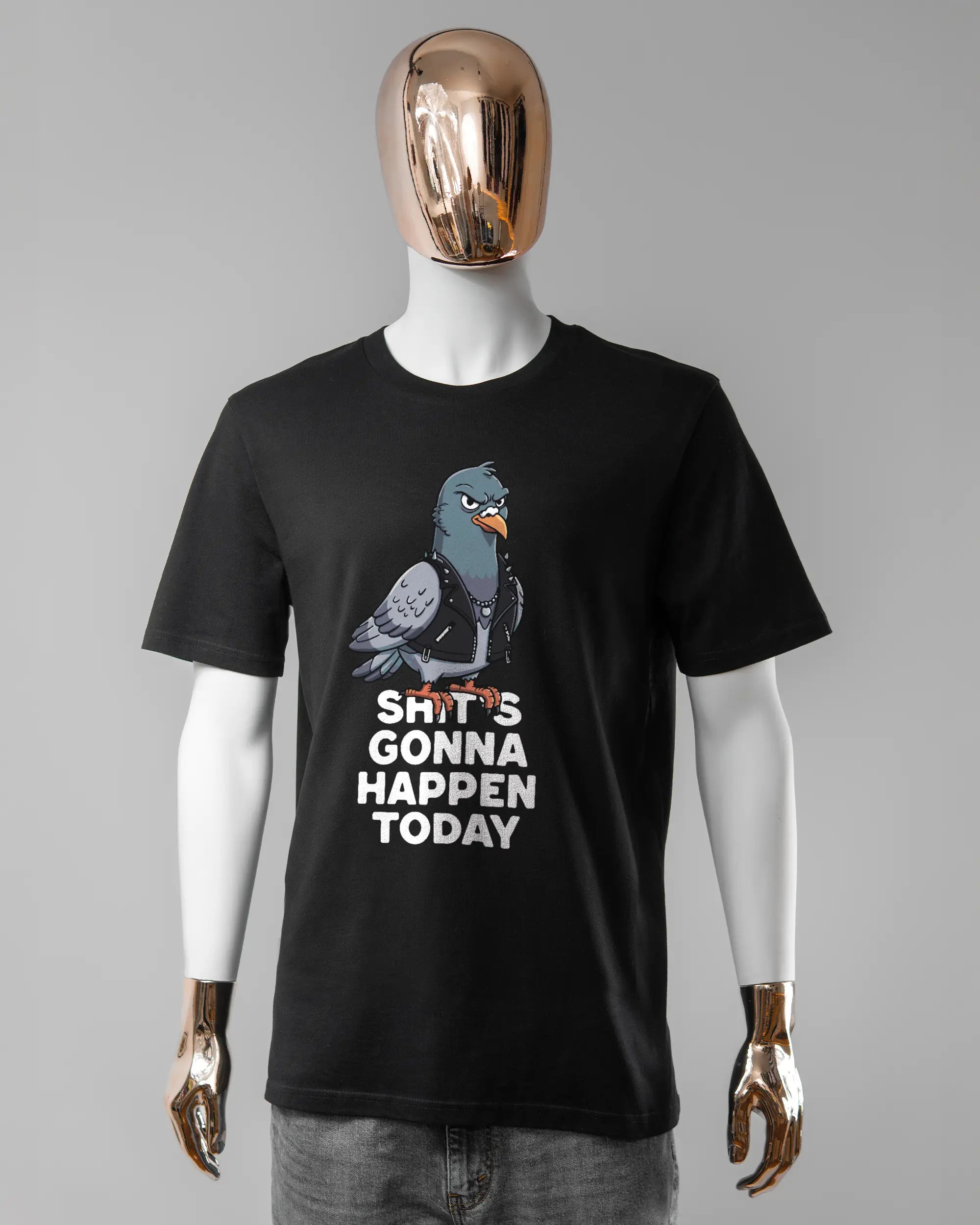Vorderseite des Organic Unisex T-Shirt Casual von Maondo mit dem Design Pigeon Pun in der Farbe Black und in der Größe L getragen von einer maskulinen Puppe