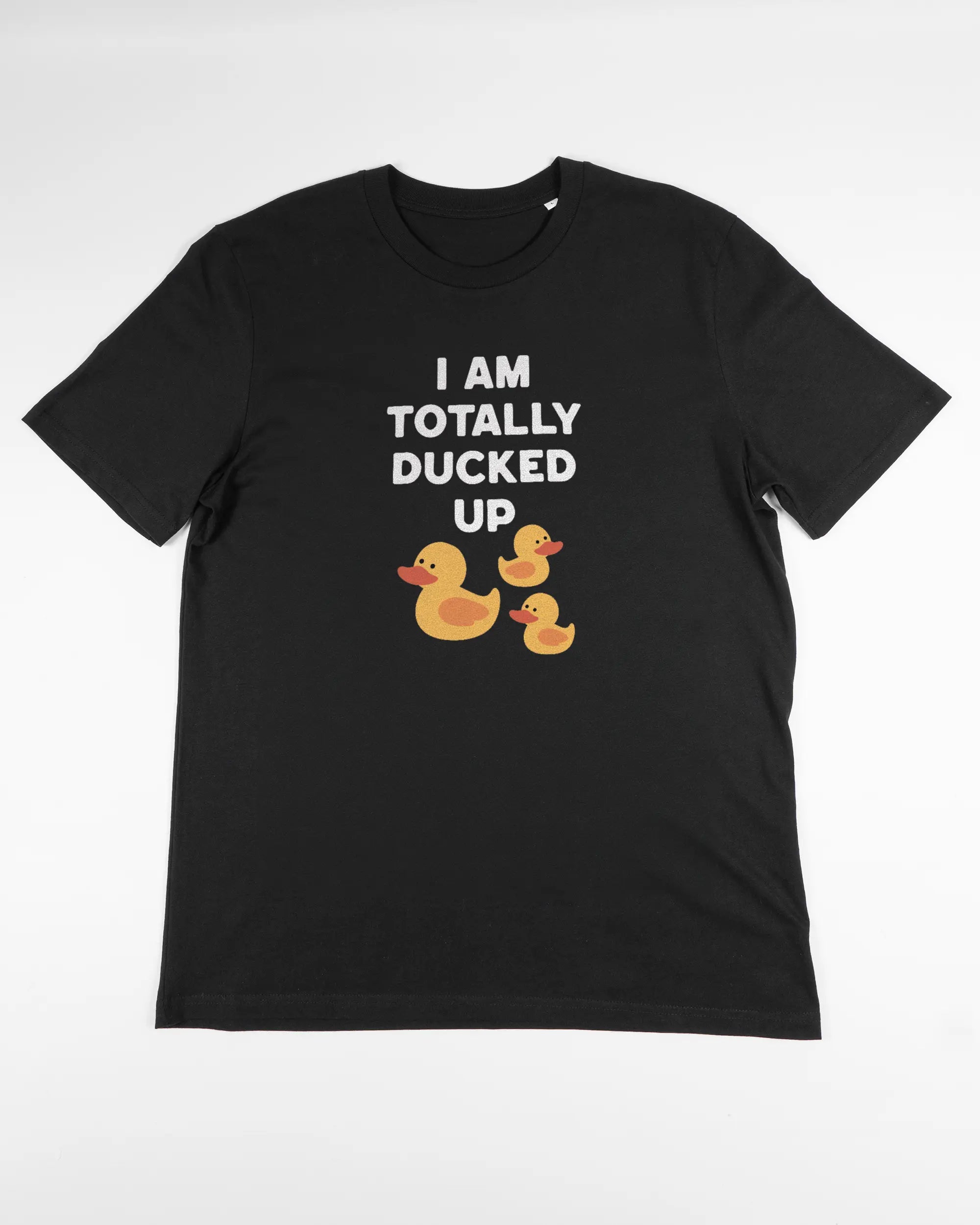 Vorderseite des Organic Unisex T-Shirt Casual von Maondo mit dem Design Ducked Up in der Farbe Black und in der Größe L flach auf den Boden gelegt