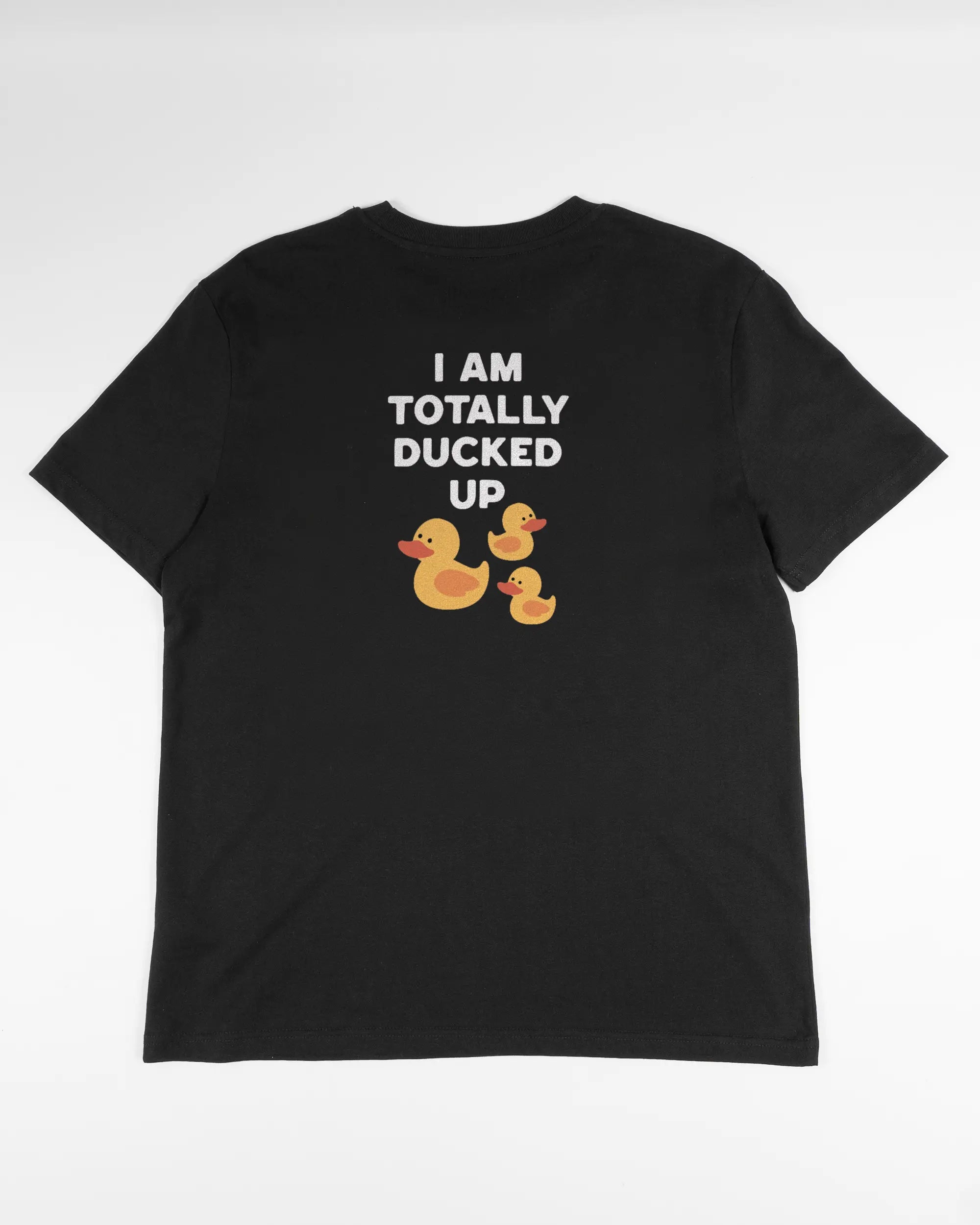 Rückseite des Organic Unisex T-Shirt Casual von Maondo mit dem Design Ducked Up in der Farbe Black und in der Größe S flach auf den Boden gelegt