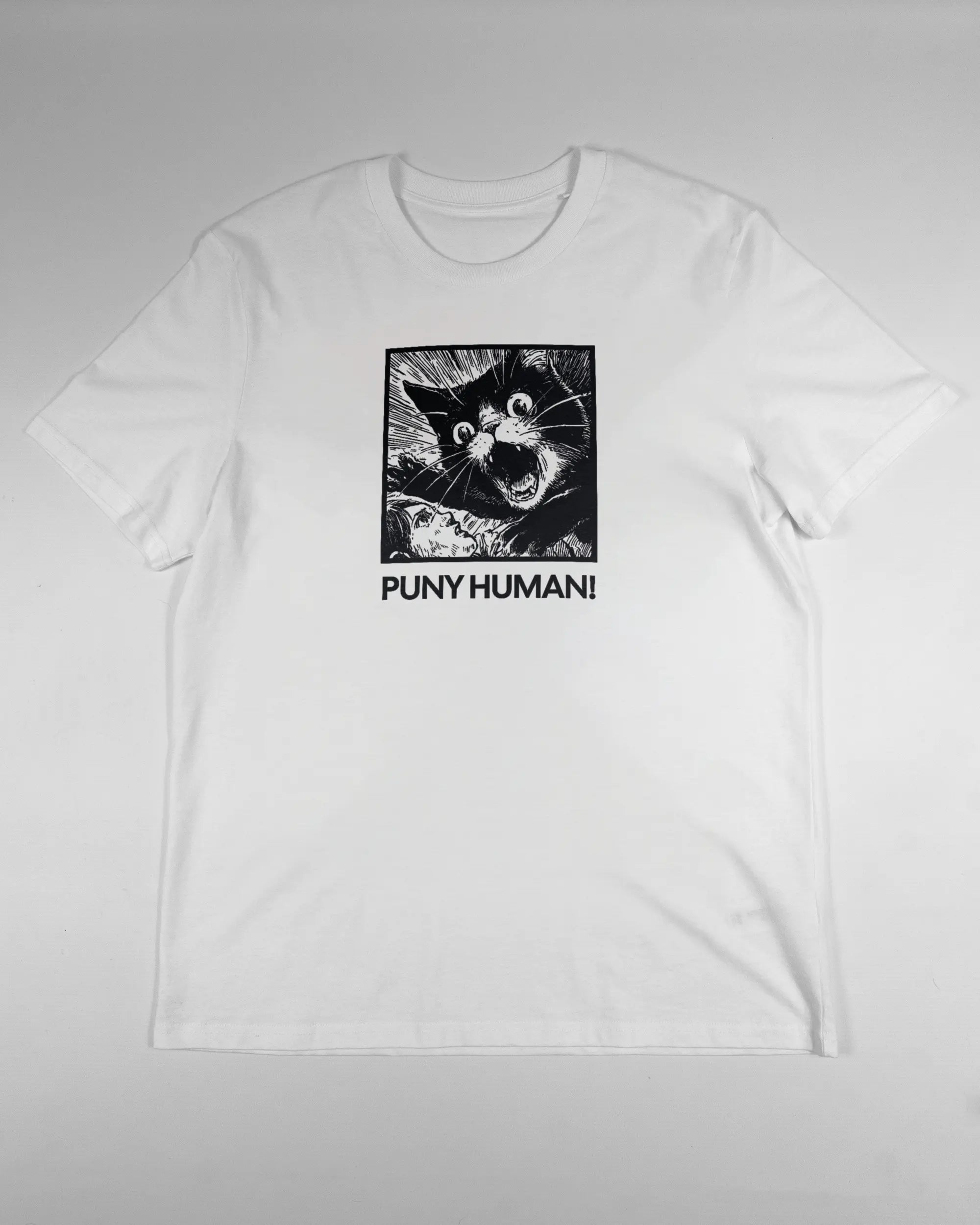 Vorderseite des Organic Unisex T-Shirt Casual von Maondo mit dem Design Puny Human in der Farbe White und in der Größe L flach auf den Boden gelegt