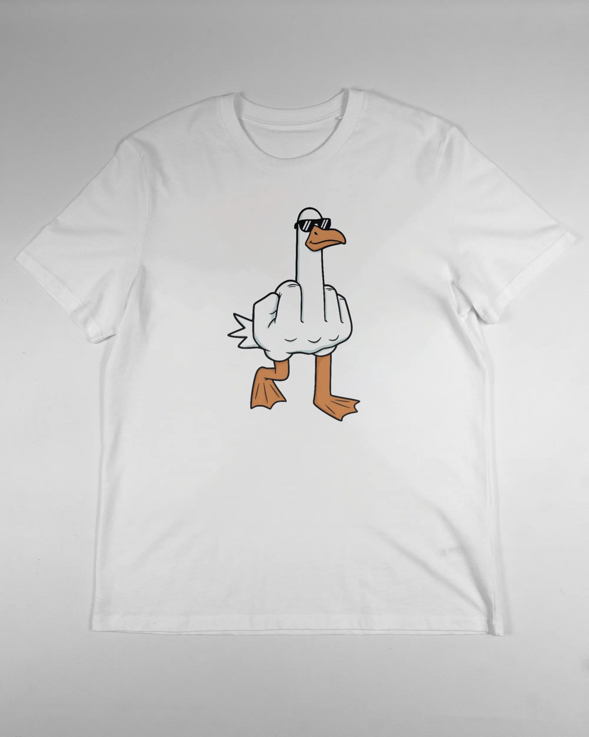 Vorderseite des Organic Unisex T-Shirt Casual von Maondo mit dem Design I give a duck in der Farbe White und in der Größe L flach auf den Boden gelegt