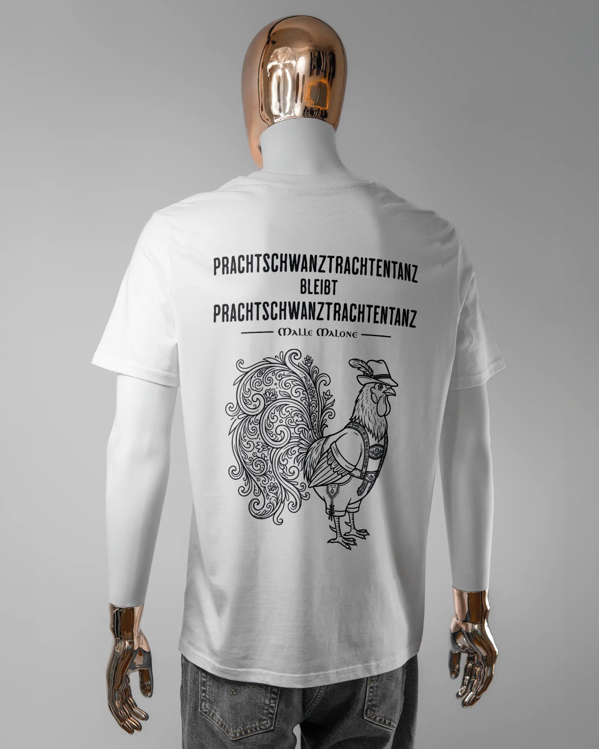Rückseite des Organic Unisex T-Shirt Casual von Maondo mit dem Design Trachtentanz in der Farbe White und in der Größe L getragen von einer maskulinen Puppe