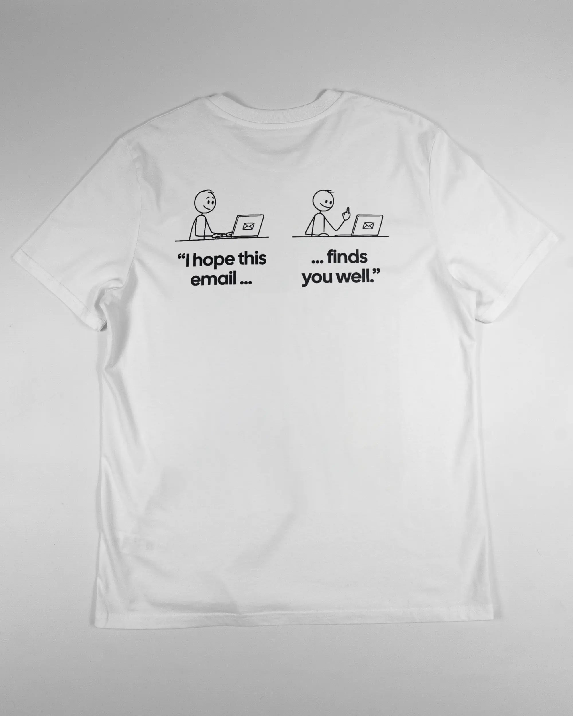 Rückseite des Organic Unisex T-Shirt Casual von Maondo mit dem Design Found me not well in der Farbe White und in der Größe L flach auf den Boden gelegt