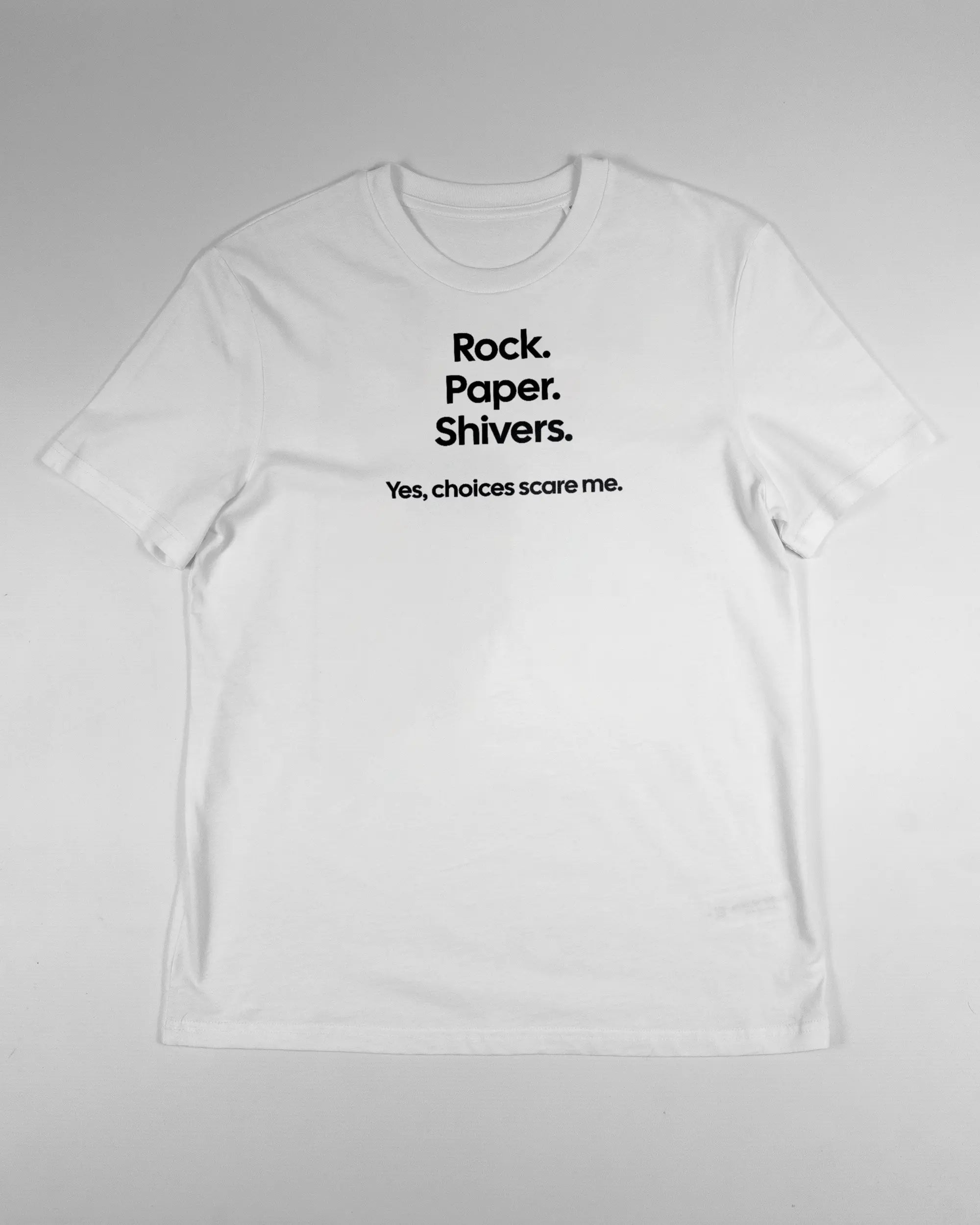 Vorderseite des Organic Unisex T-Shirt Casual von Maondo mit dem Design Rock Paper Shivers in der Farbe White und in der Größe S flach auf den Boden gelegt