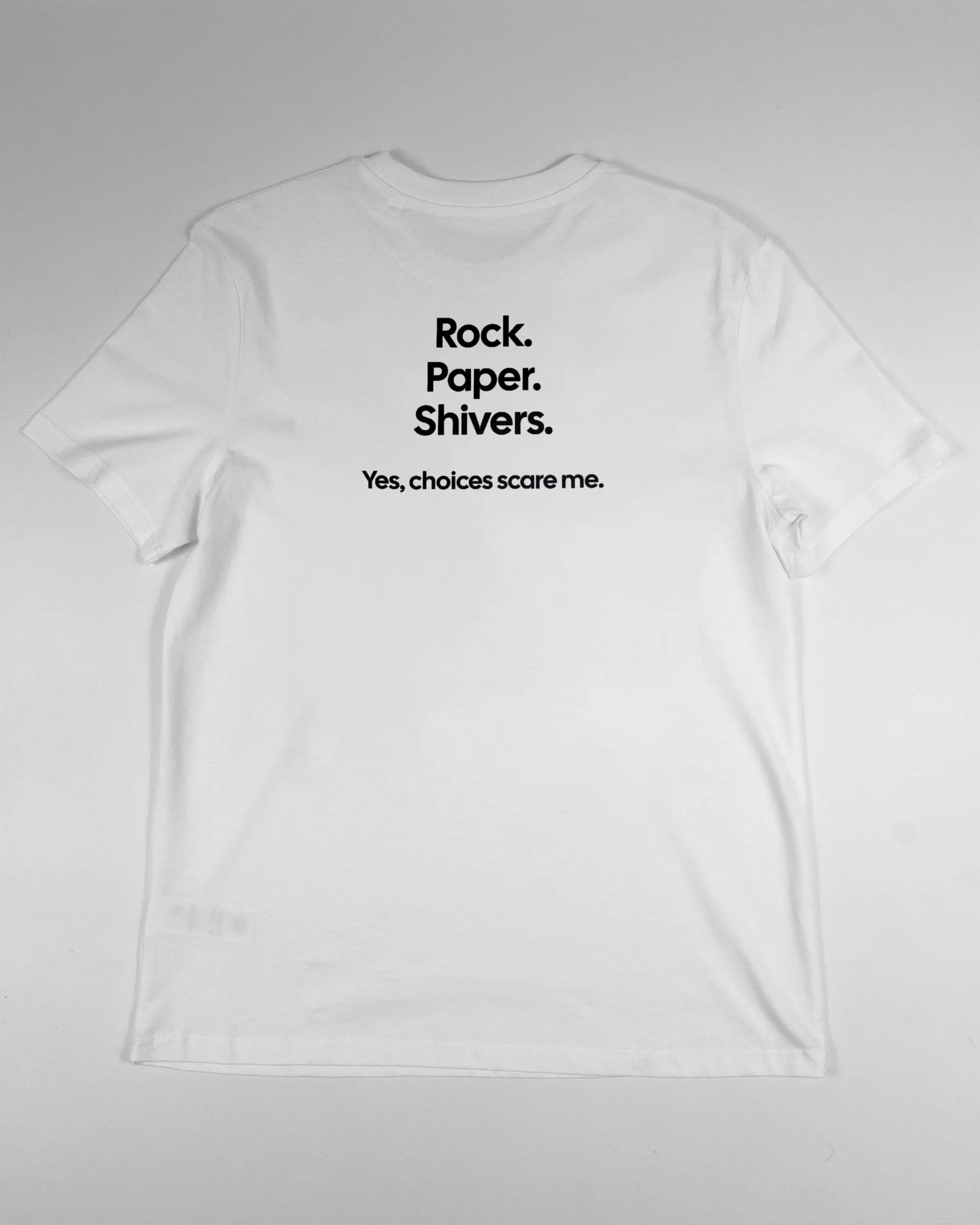 Rückseite des Organic Unisex T-Shirt Casual von Maondo mit dem Design Rock Paper Shivers in der Farbe White und in der Größe S flach auf den Boden gelegt