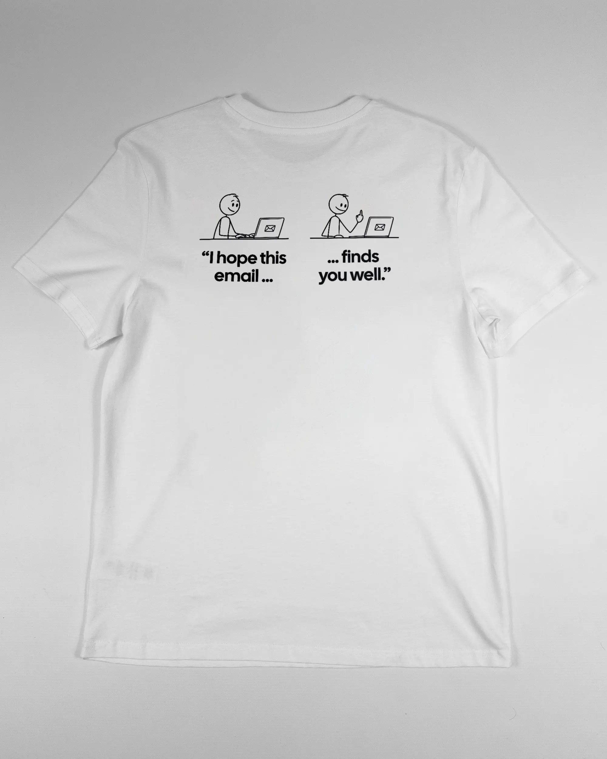 Rückseite des Organic Unisex T-Shirt Casual von Maondo mit dem Design Found me not well in der Farbe White und in der Größe S flach auf den Boden gelegt