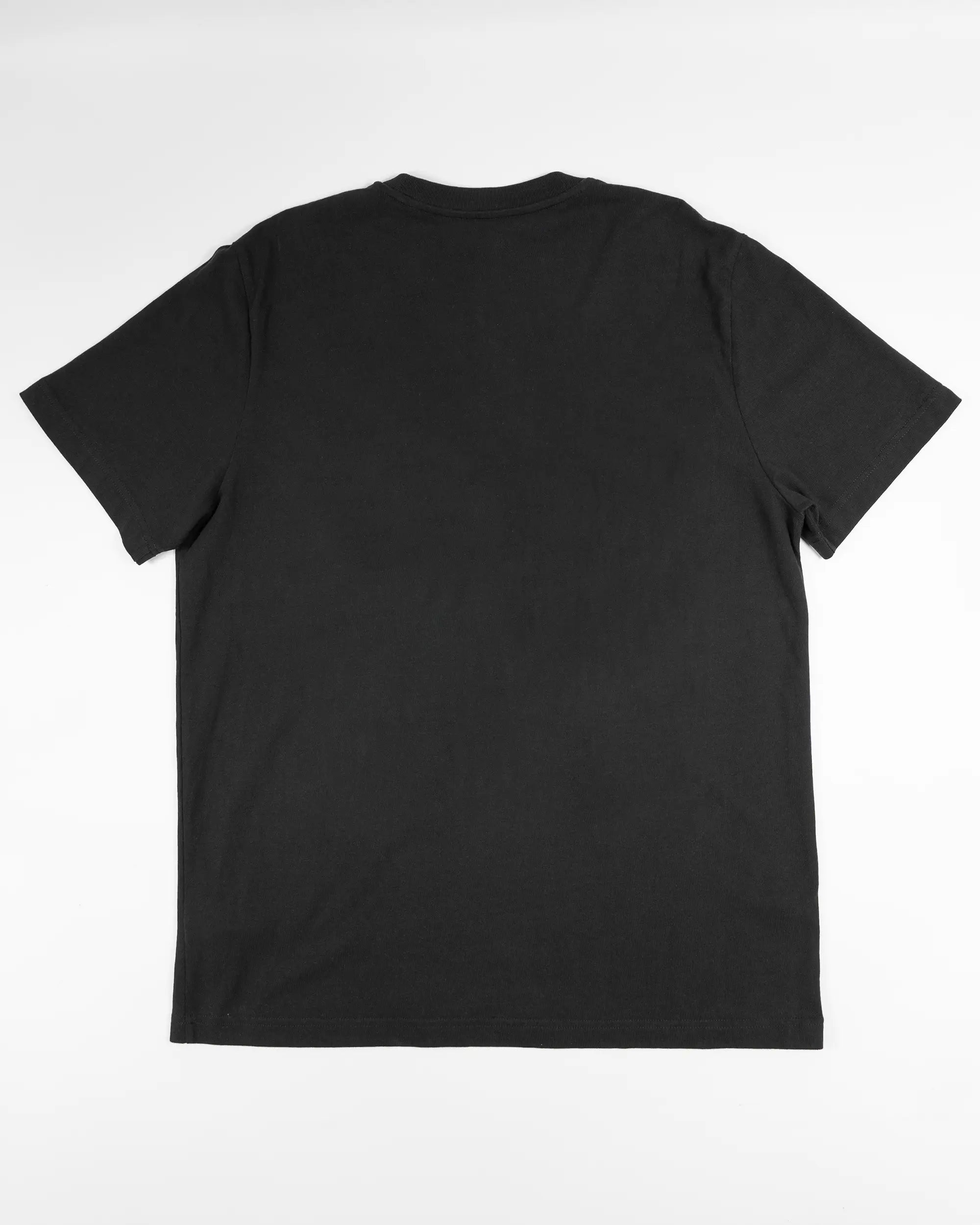 Rückseite des Organic Unisex T-Shirt Relaxed von Maondo ohne Motiv in der Farbe Black und in der Größe L flach auf den Boden gelegt