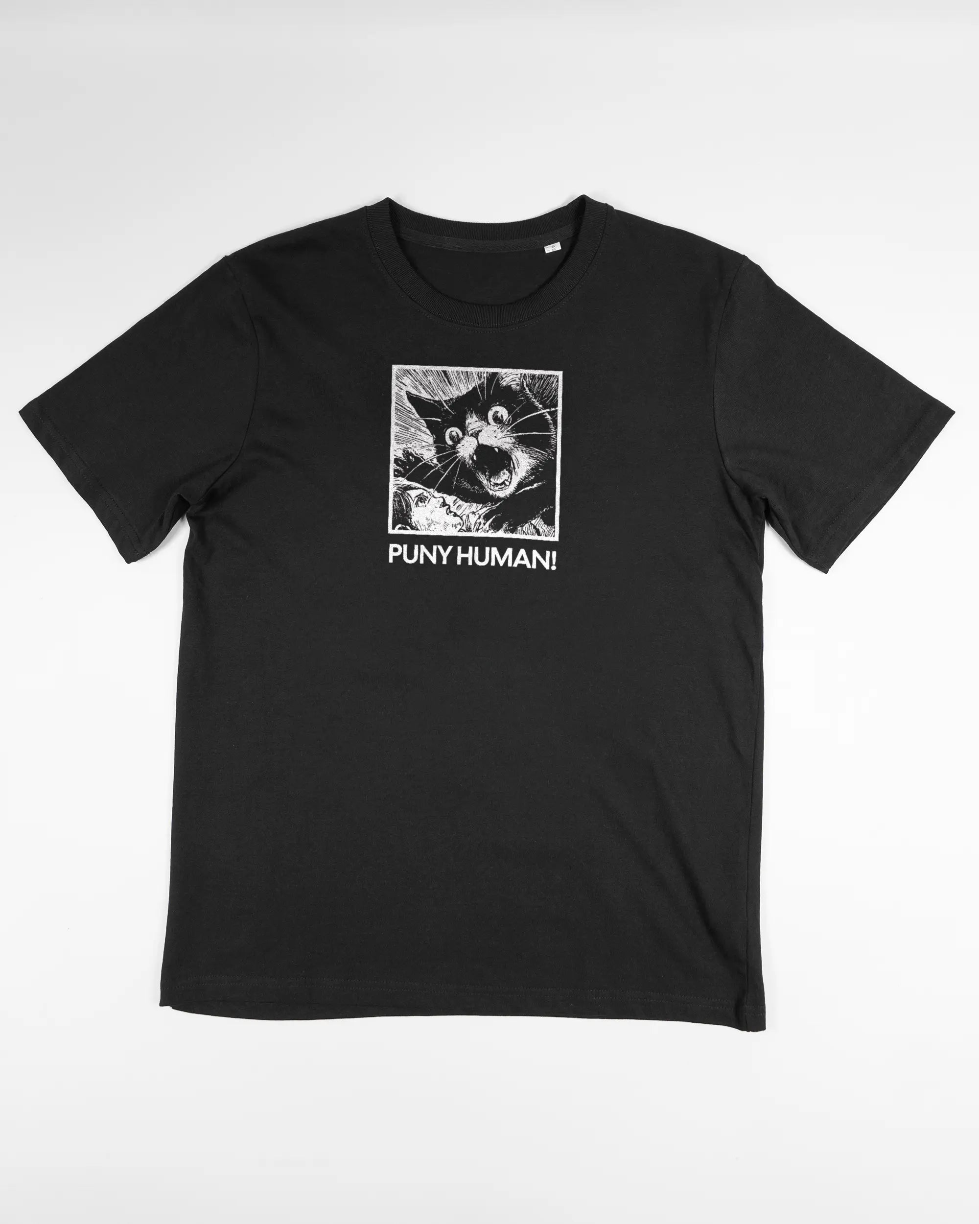 Vorderseite des Organic Unisex T-Shirt Relaxed von Maondo mit dem Design Puny Human in der Farbe Black und in der Größe S flach auf den Boden gelegt