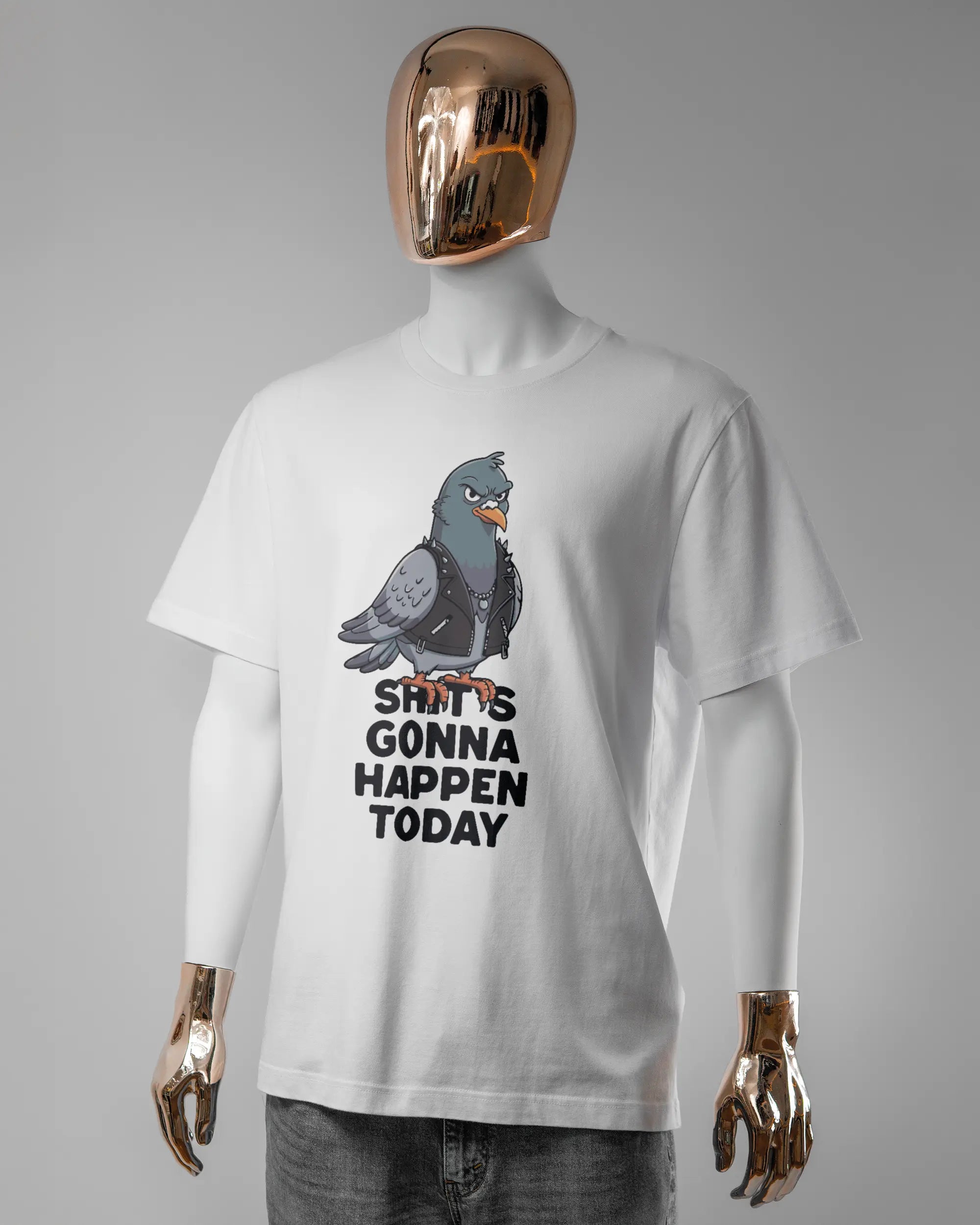 Vorderseite des Organic Unisex T-Shirt Relaxed von Maondo mit dem Design Pigeon Pun in der Farbe White und in der Größe L getragen von einer maskulinen Puppe