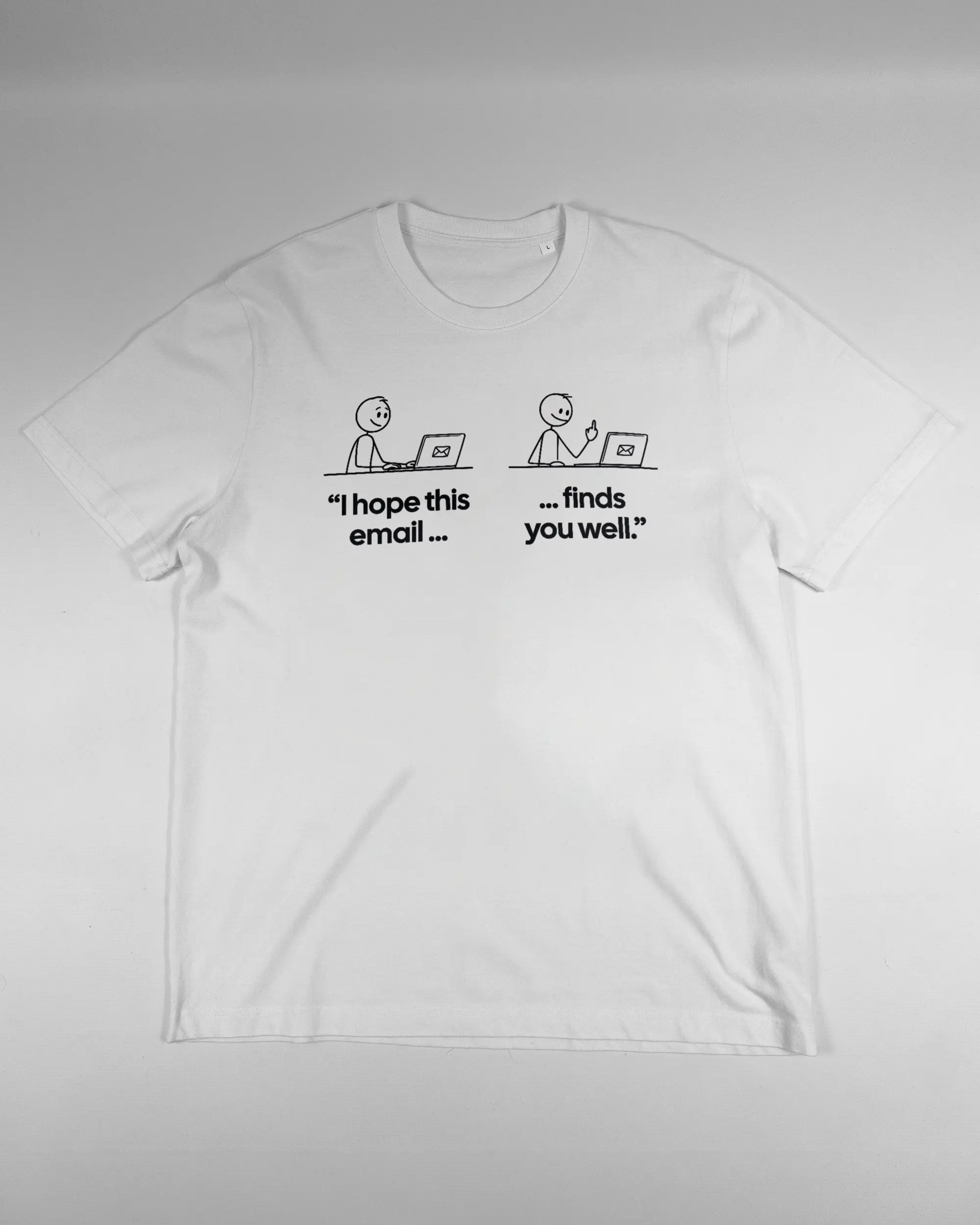 Vorderseite des Organic Unisex T-Shirt Relaxed von Maondo mit dem Design Found me not well in der Farbe White und in der Größe L flach auf den Boden gelegt