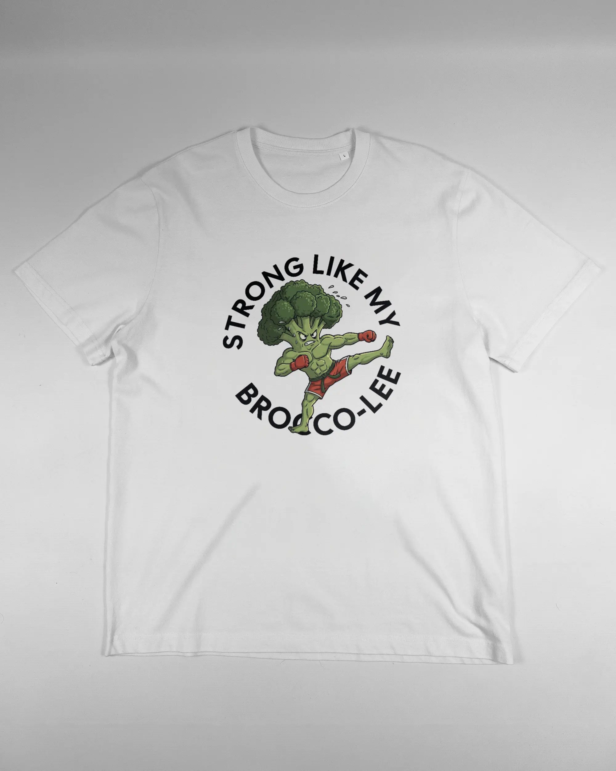 Vorderseite des Organic Unisex T-Shirt Relaxed von Maondo mit dem Design Brocco-Lee in der Farbe White und in der Größe L flach auf den Boden gelegt