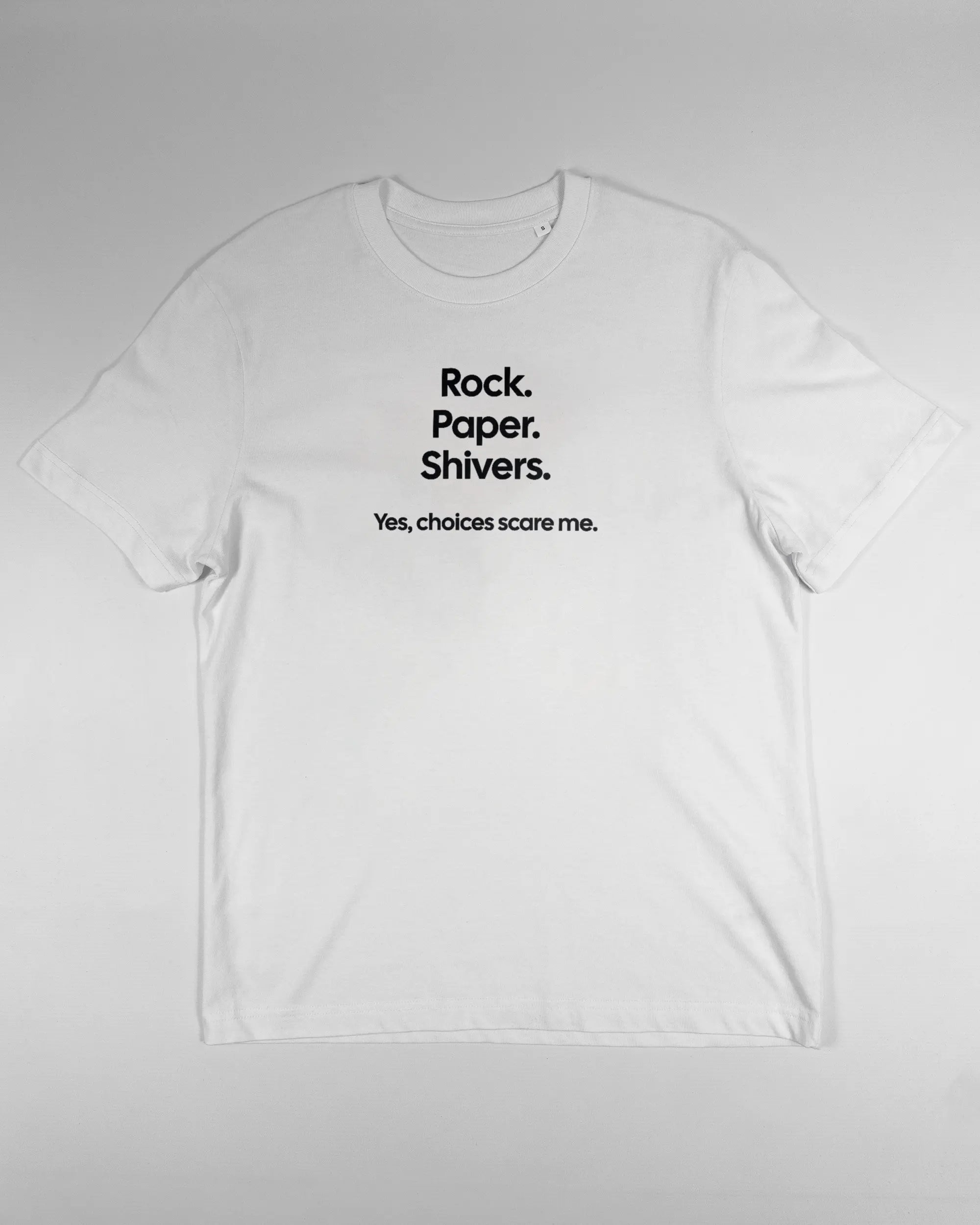 Vorderseite des Organic Unisex T-Shirt Relaxed von Maondo mit dem Design Rock Paper Shivers in der Farbe White und in der Größe S flach auf den Boden gelegt