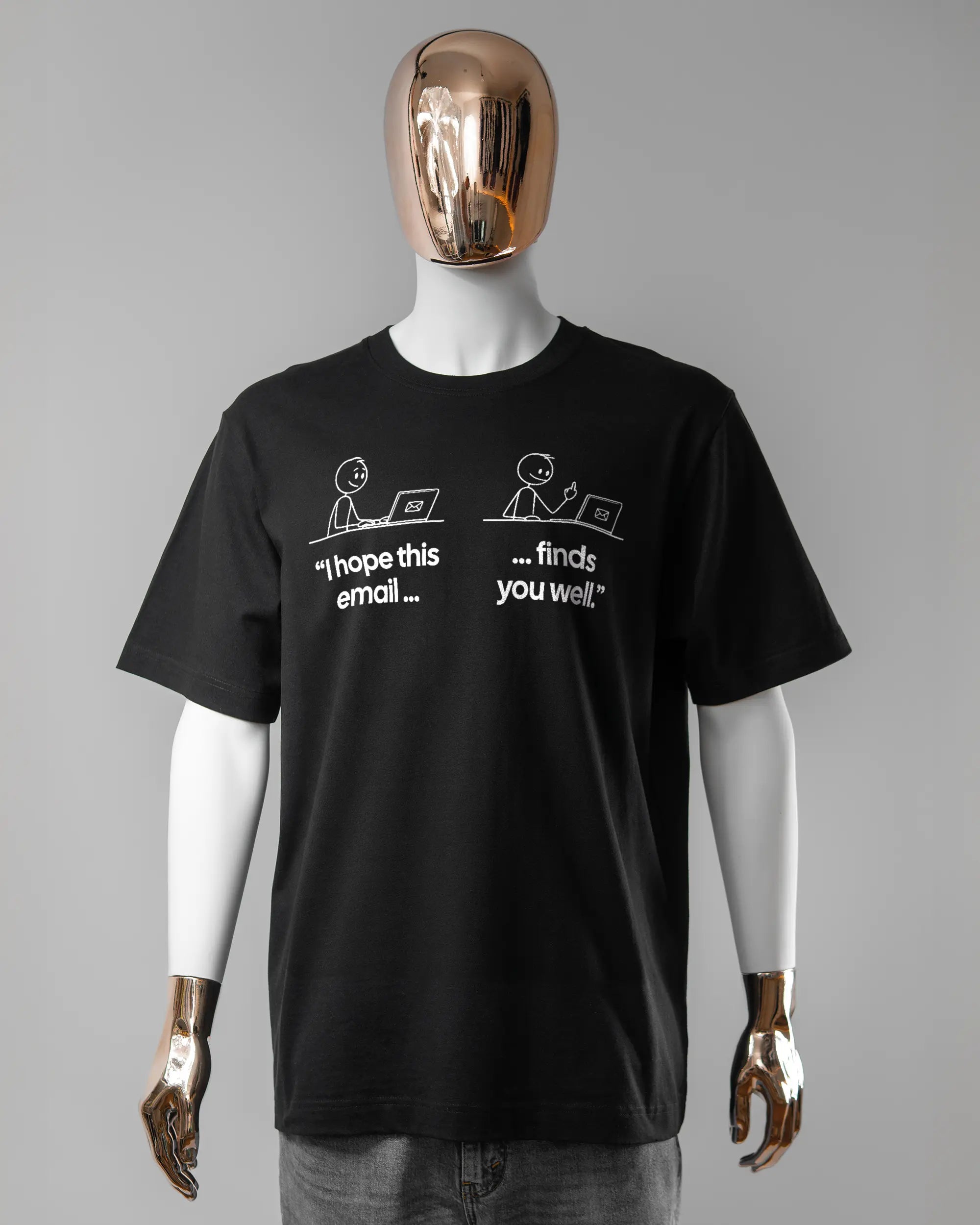 Vorderseite des Organic Unisex T-Shirt Heavy Oversized von Maondo mit dem Design Found me not well in der Farbe Black und in der Größe L getragen von einer maskulinen Puppe