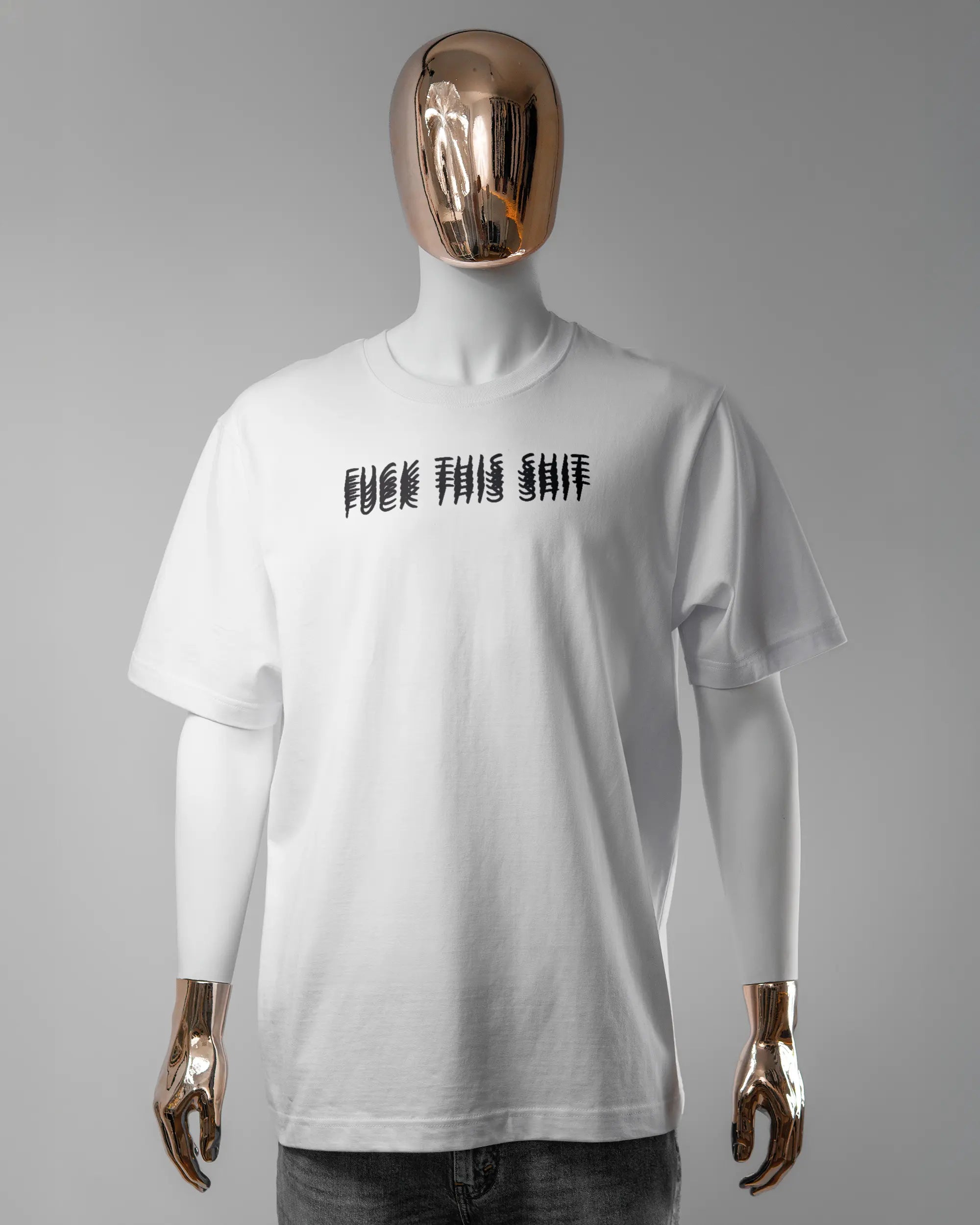 Vorderseite des Organic Unisex T-Shirt Heavy Oversized von Maondo mit dem Design Hidden Message in der Farbe White und in der Größe L getragen von einer maskulinen Puppe