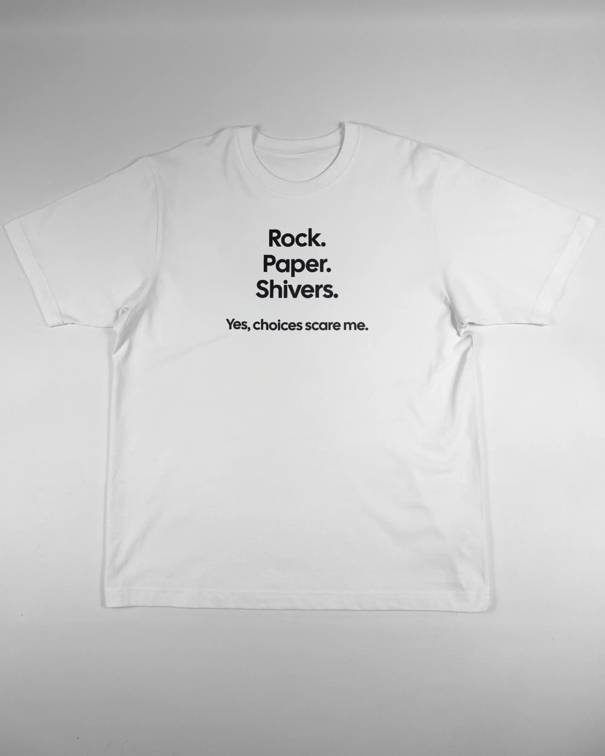 Vorderseite des Organic Unisex T-Shirt Heavy Oversized von Maondo mit dem Design Rock Paper Shivers in der Farbe White und in der Größe L flach auf den Boden gelegt