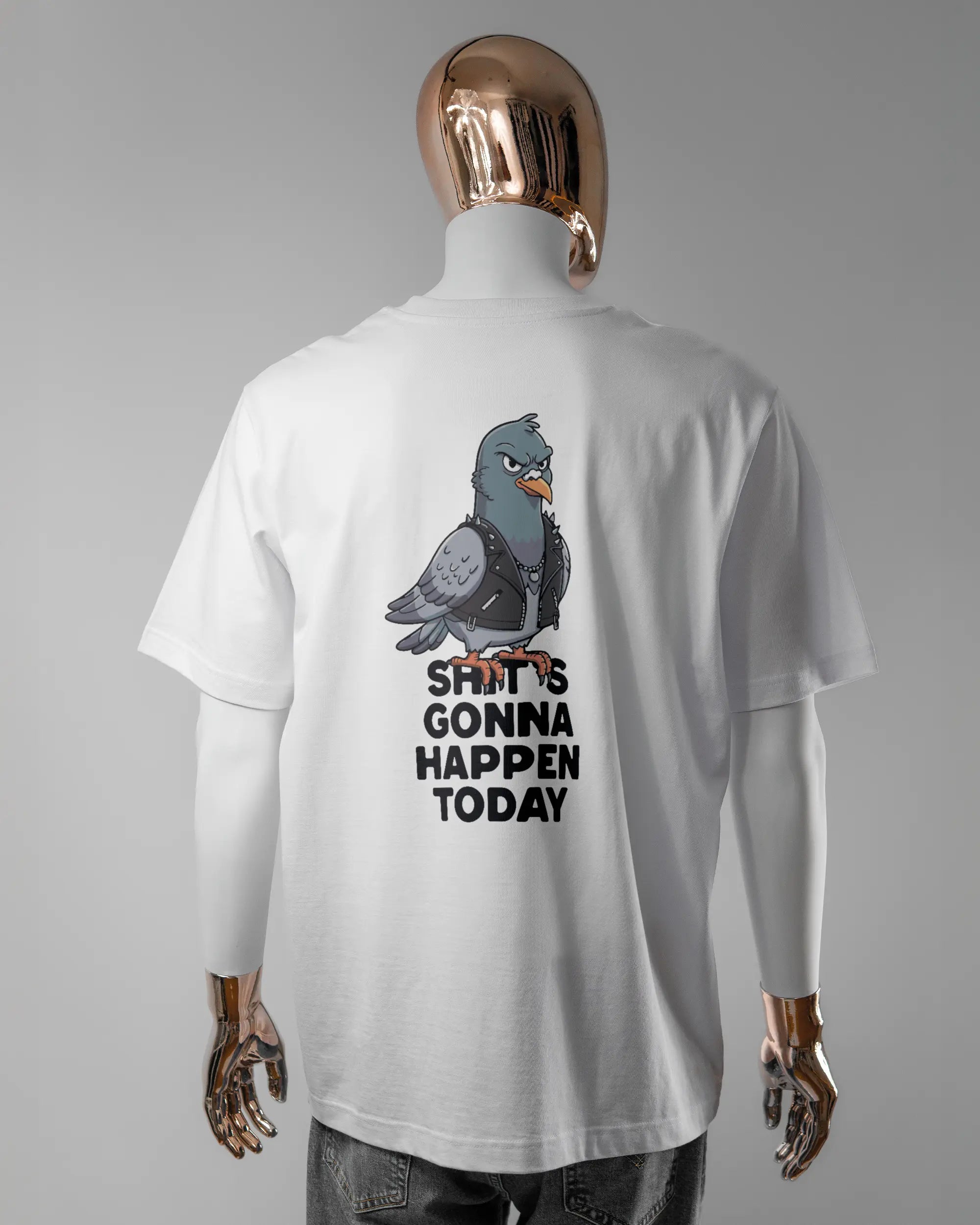 Rückseite des Organic Unisex T-Shirt Heavy Oversized von Maondo mit dem Design Pigeon Pun in der Farbe White und in der Größe L getragen von einer maskulinen Puppe