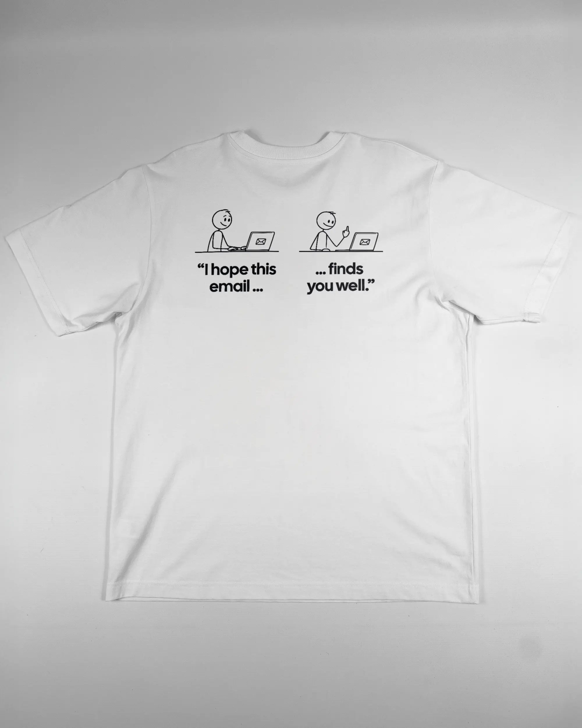 Rückseite des Organic Unisex T-Shirt Heavy Oversized von Maondo mit dem Design Found me not well in der Farbe White und in der Größe L flach auf den Boden gelegt