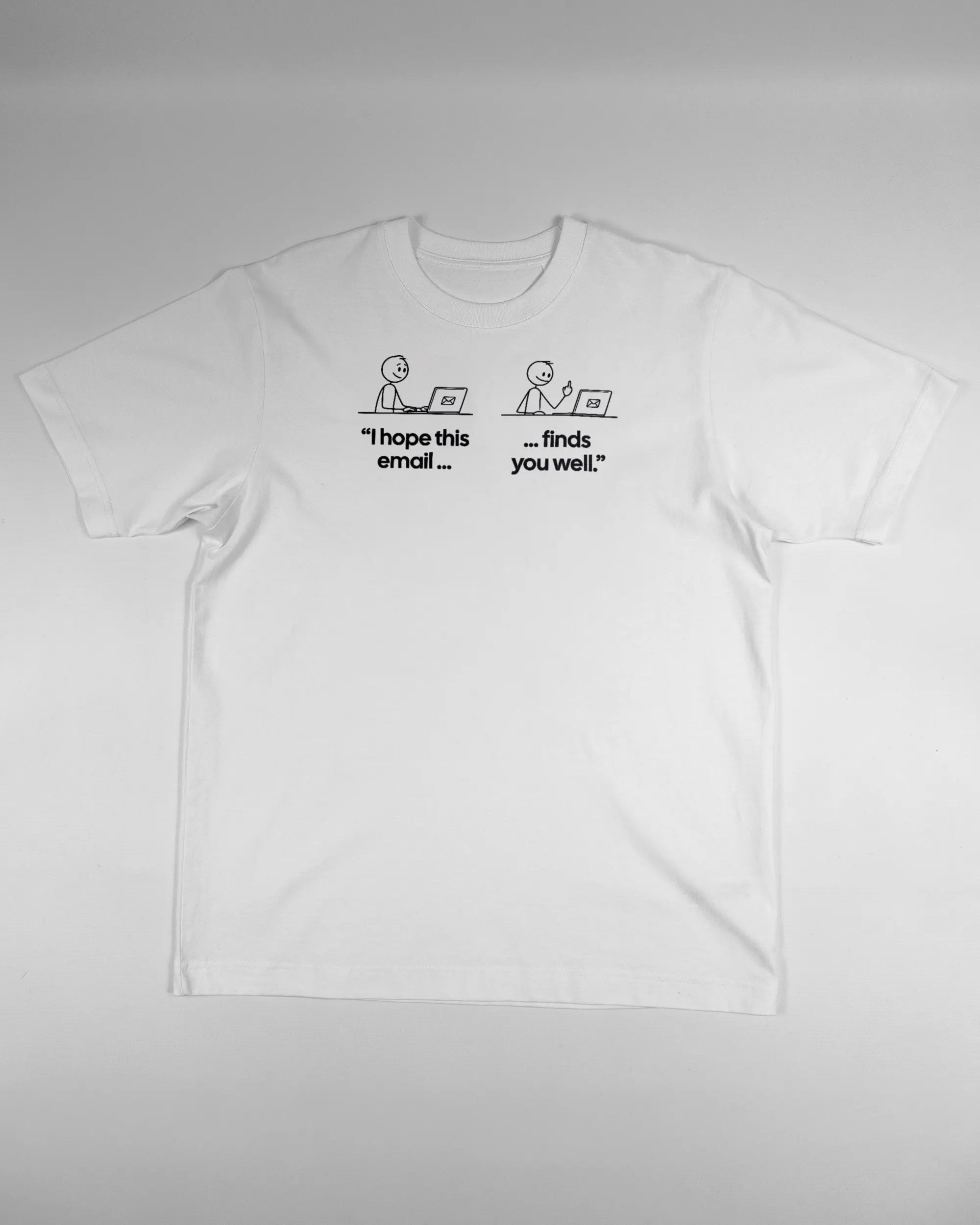 Vorderseite des Organic Unisex T-Shirt Heavy Oversized von Maondo mit dem Design Found me not well in der Farbe White und in der Größe S flach auf den Boden gelegt