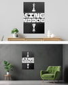 Wandansicht des Poster Plate Designs Chessday im Original Style in der Größe Mighty (60 x 90 cm)